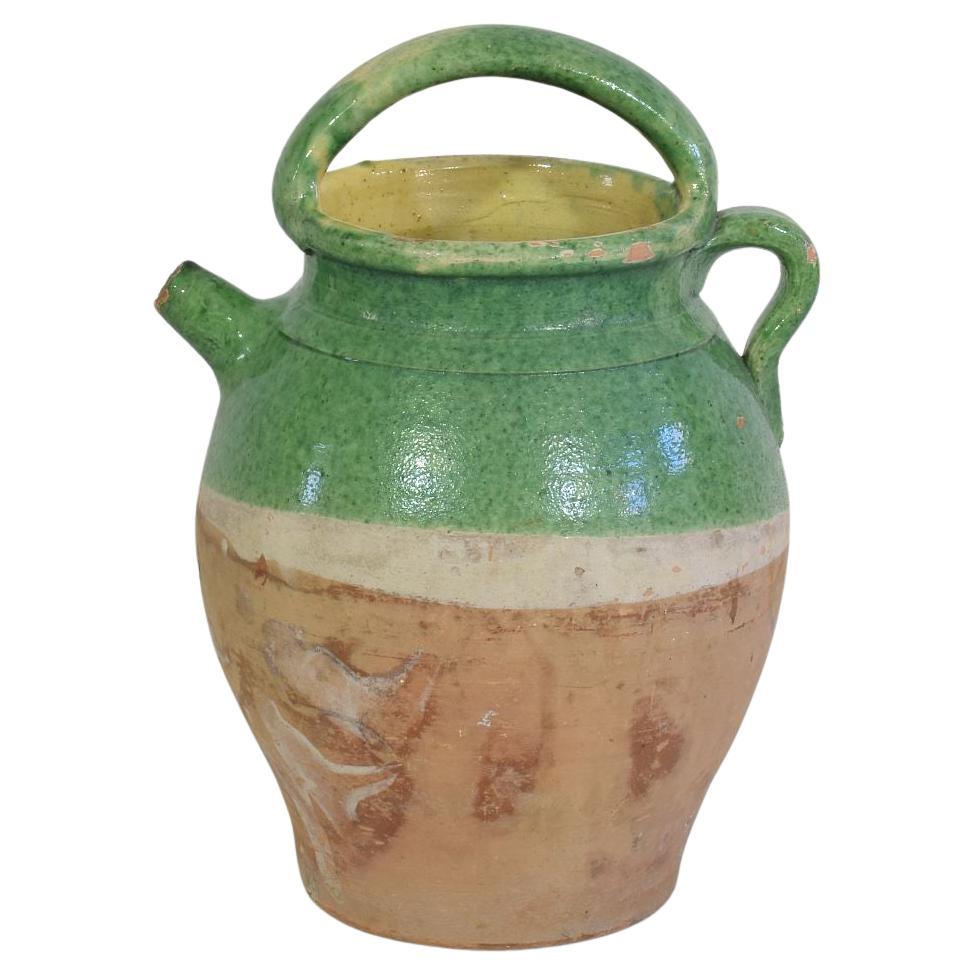 Brocca in terracotta francese smaltata di colore verde del XIX secolo in vendita
