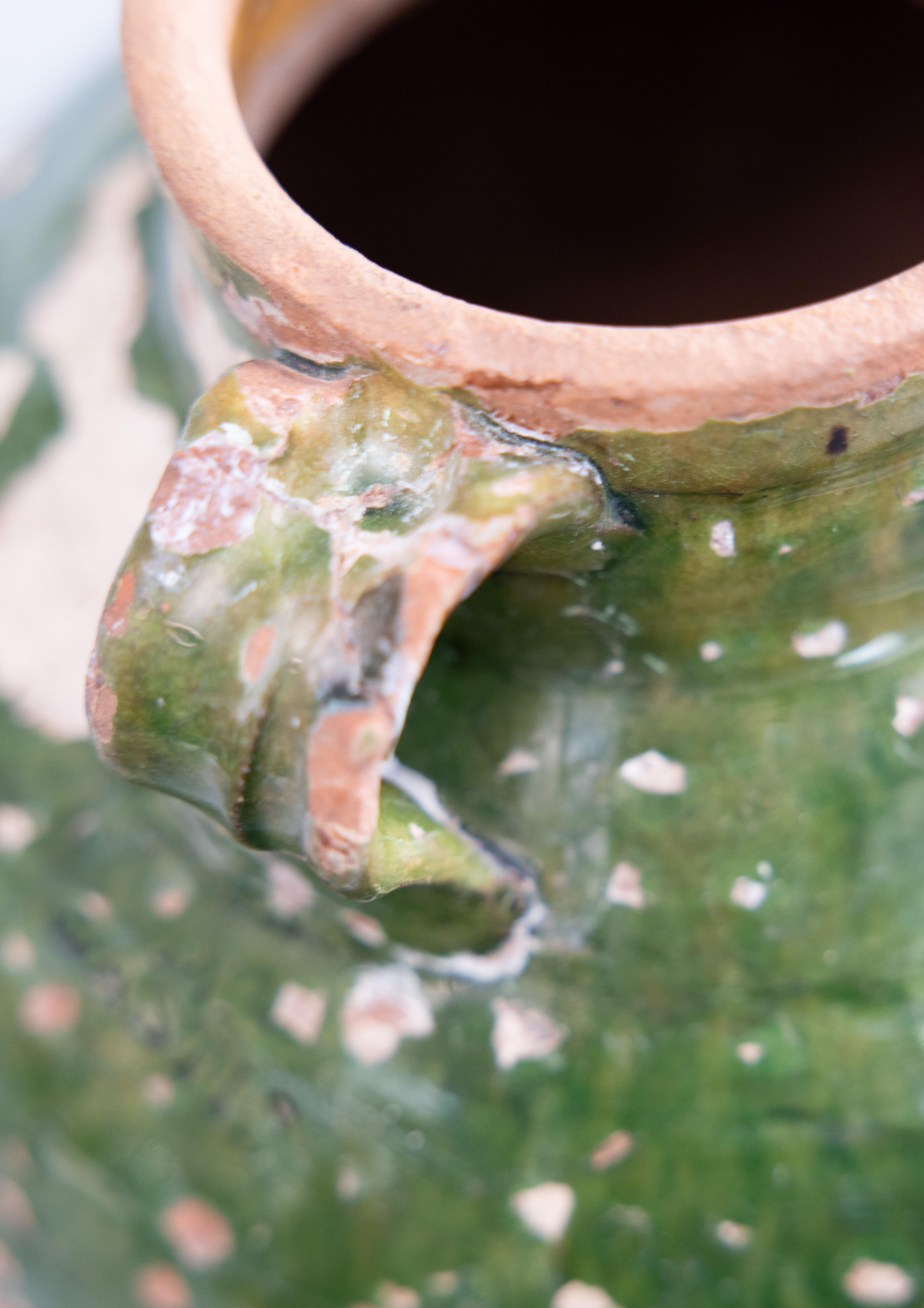 Français Vase jarre à olives en terre cuite vernissée verte du 19e siècle