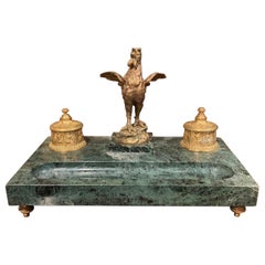 Tintero francés del siglo XIX de mármol verde y gallo de bronce Firmado Melotte