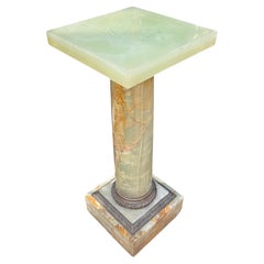Piedistallo francese del XIX secolo in onice verde e bronzo