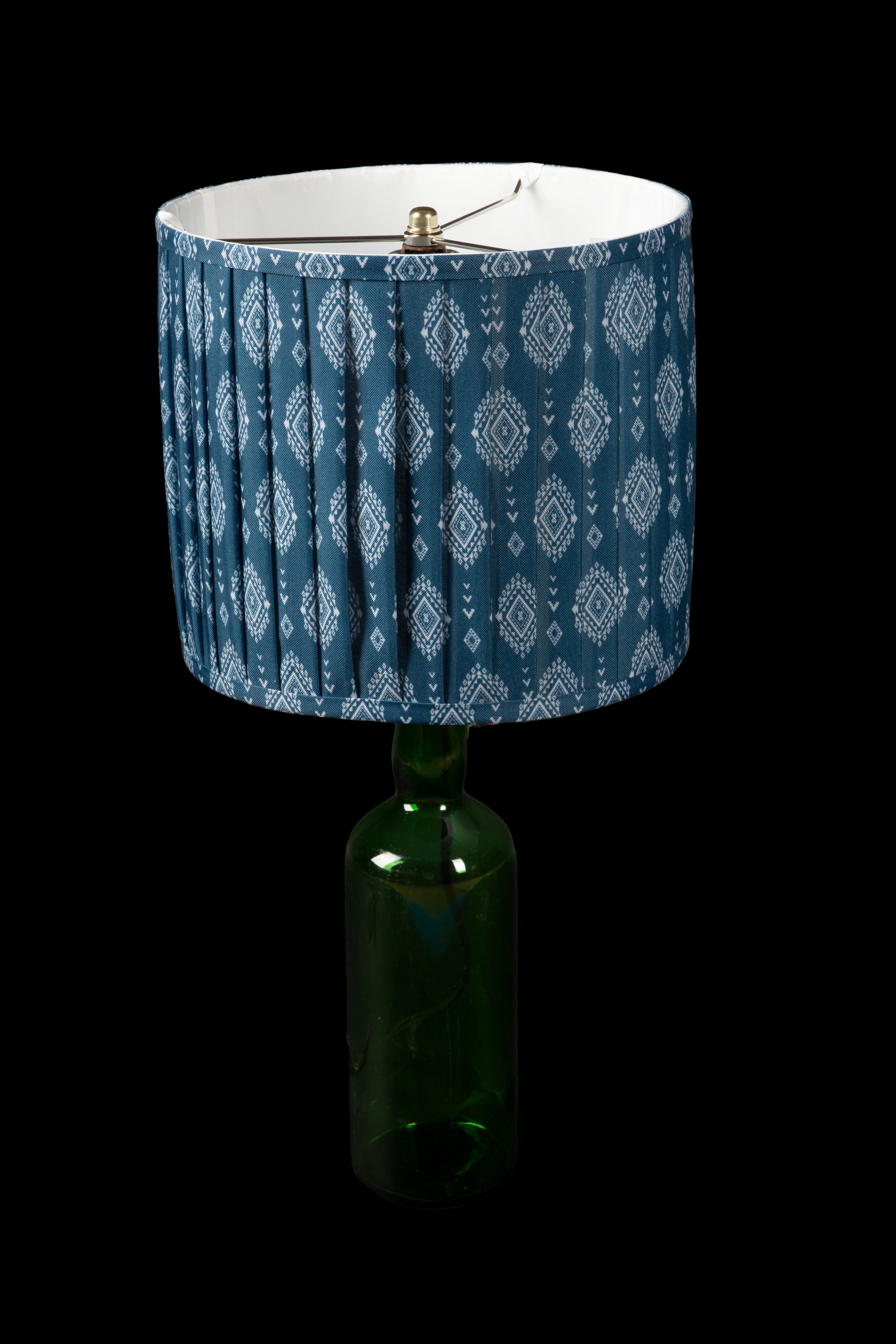 Français Lampe à bouteille de vin verte française du 19e siècle 24 