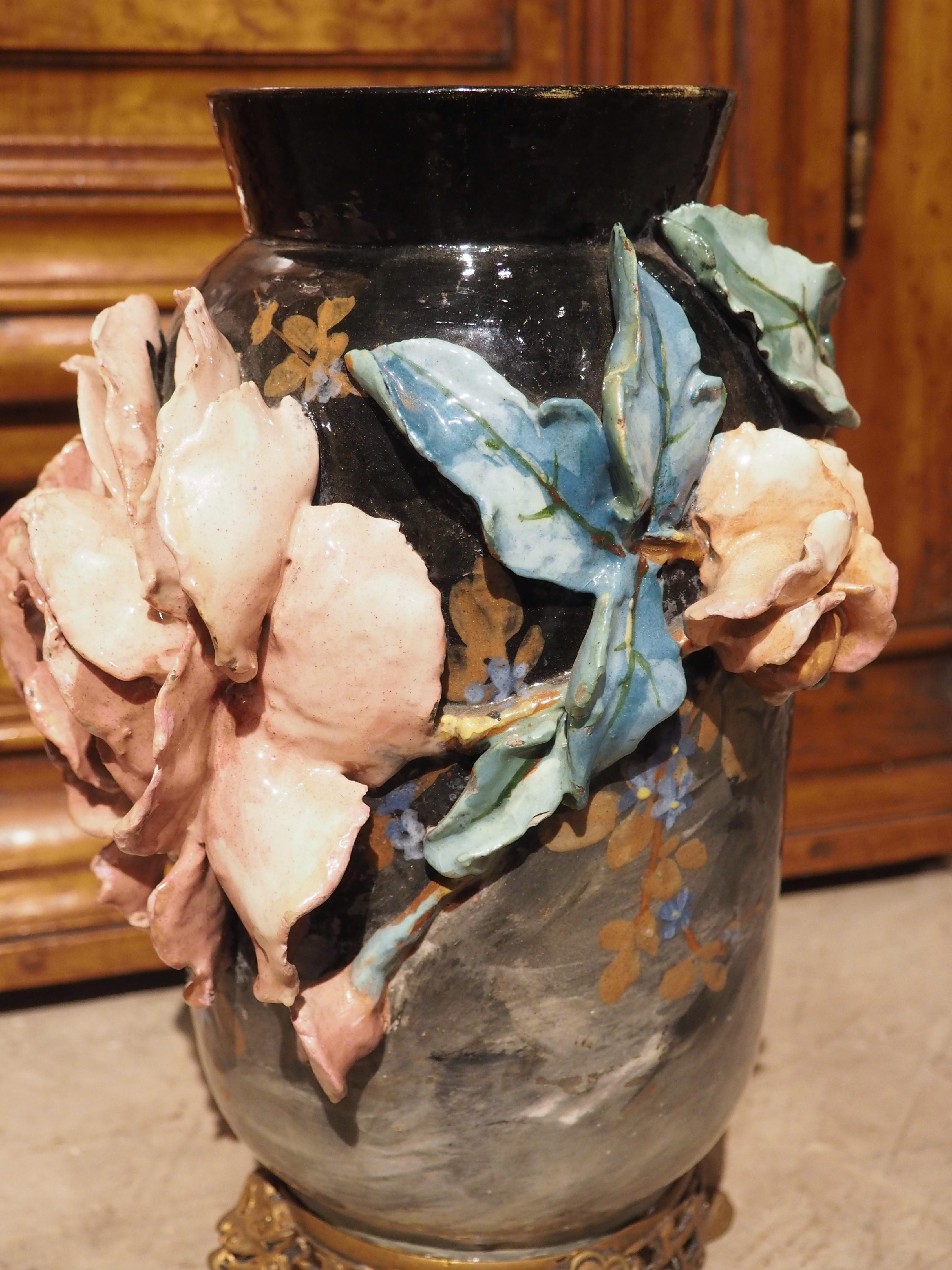 Vase à Barbotine en Gros Relief du 19ème siècle par Edouard Gilles en vente 4