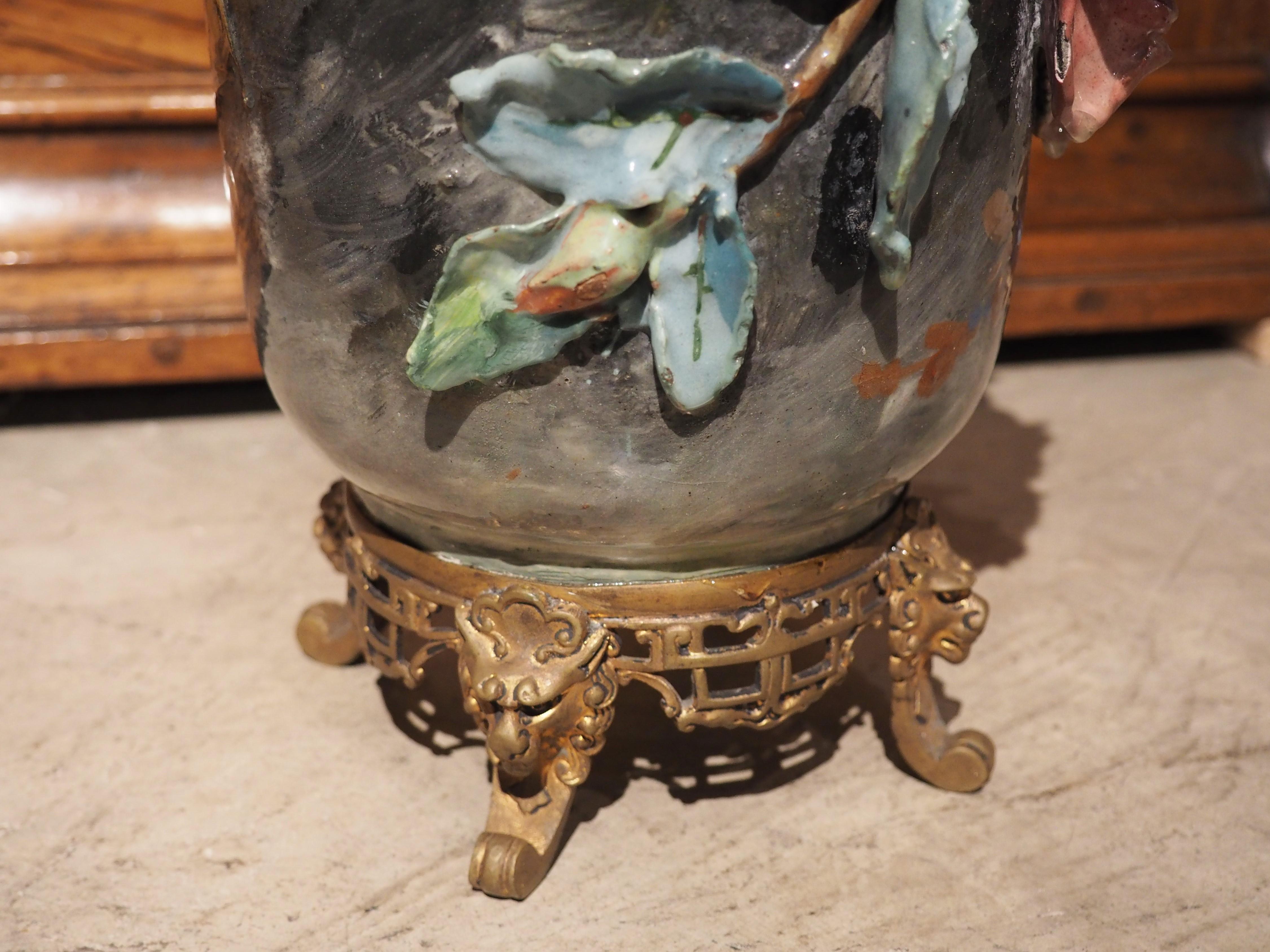 Bronze Vase à Barbotine en Gros Relief du 19ème siècle par Edouard Gilles en vente