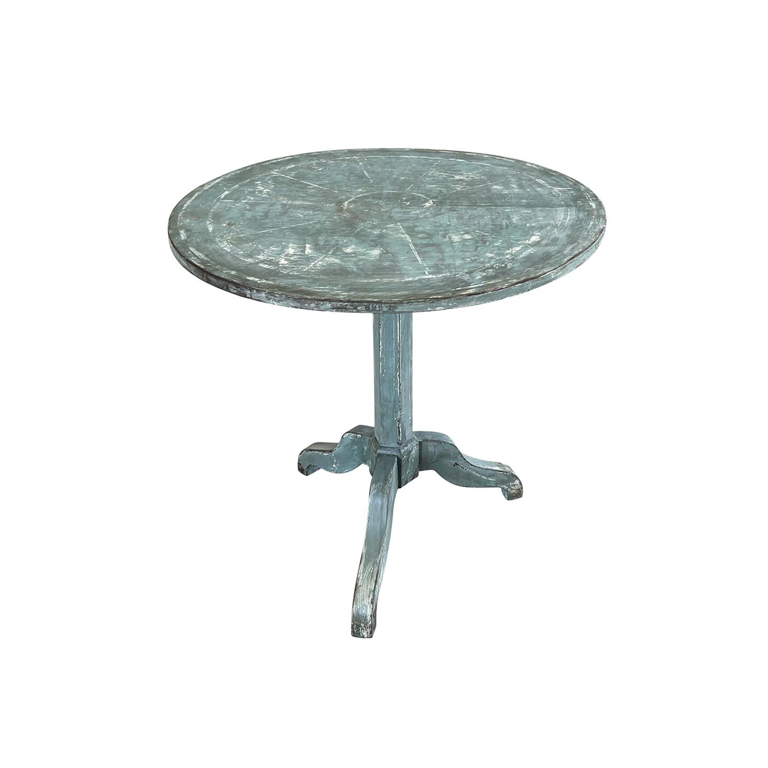 Napoleon III 19th Century French Gueridon Pinewood Side Table - Antique Serving Table For Sale