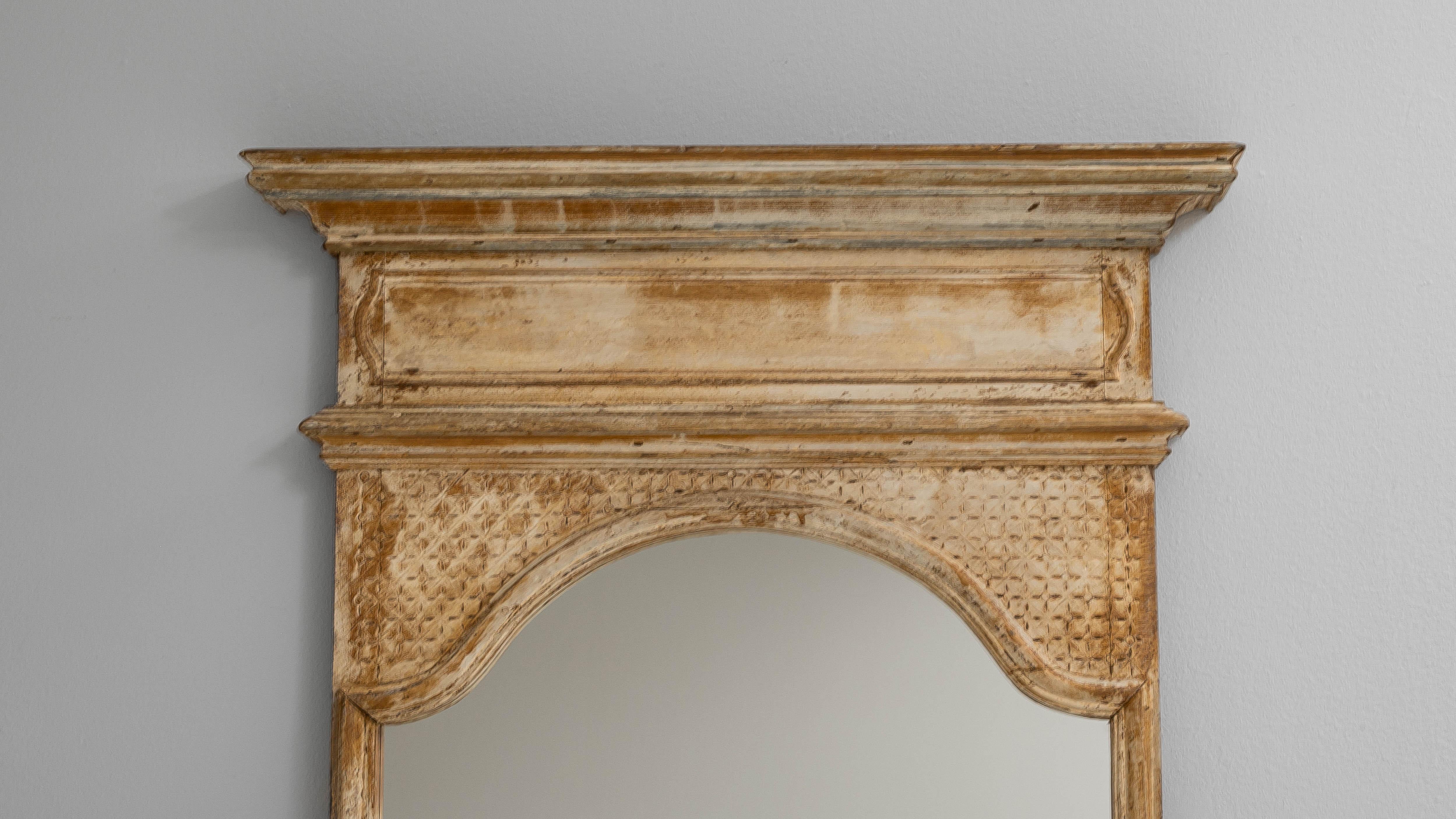 Specchio da terra gustaviano francese del XIX secolo con cresta ad arco in vendita 7
