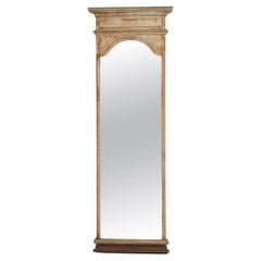 Specchio da terra gustaviano francese del XIX secolo con cresta ad arco