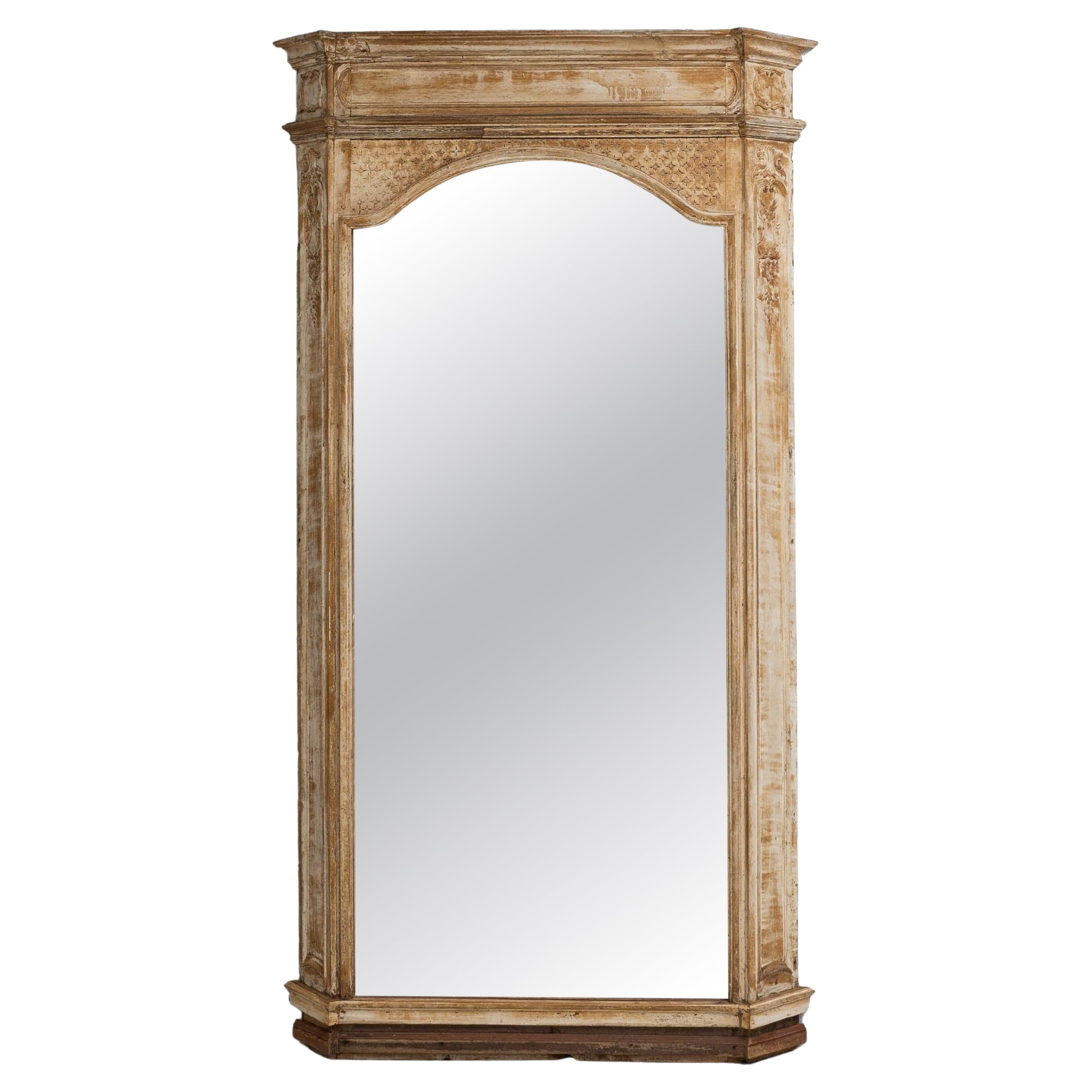 Specchio da terra gustaviano francese del XIX secolo con angoli inclinati in vendita