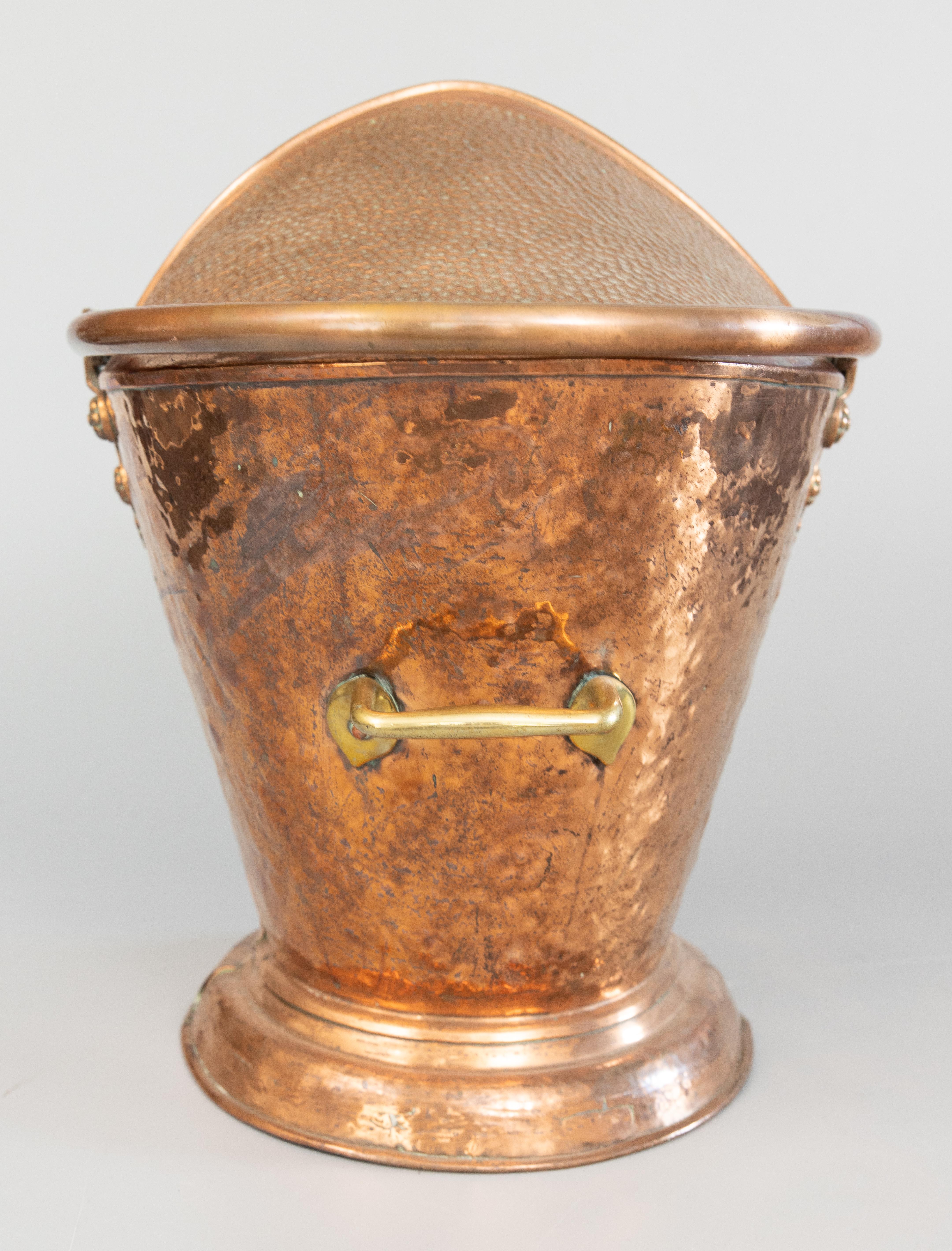 19th Century French Hammered Copper Coal Hod Scuttle Bucket Jardiniere Planter 1