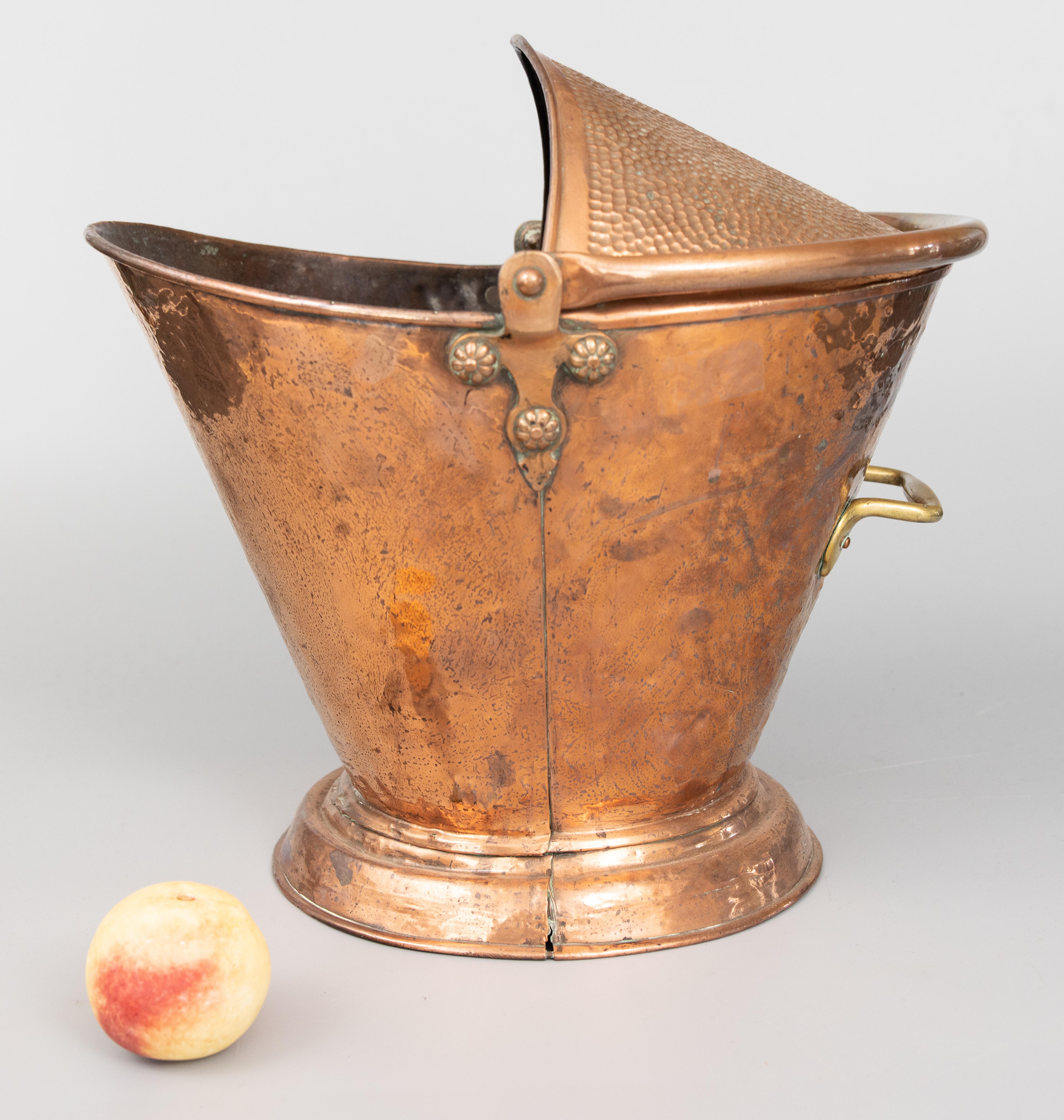 19th Century French Hammered Copper Coal Hod Scuttle Bucket Jardiniere Planter 2