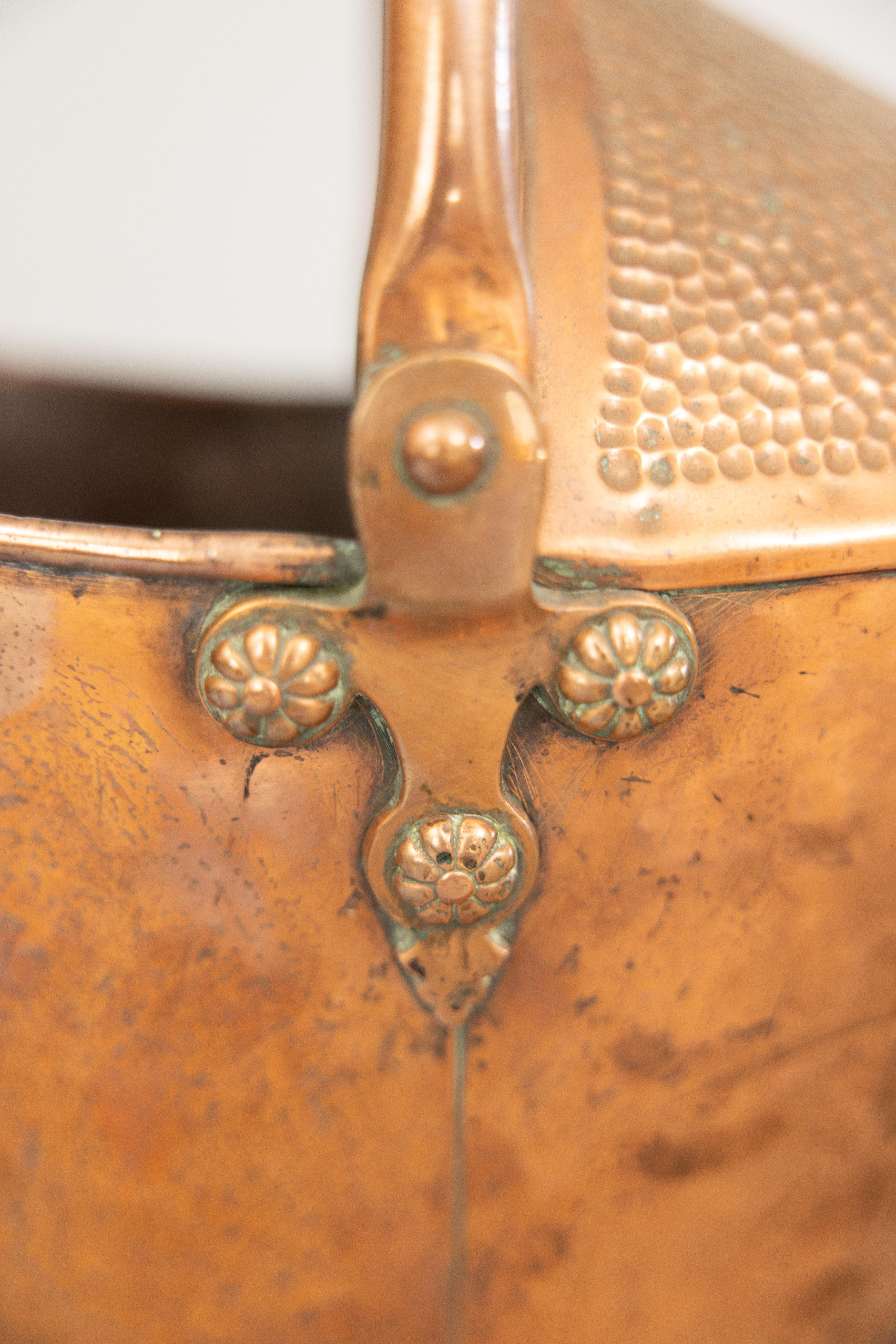 19th Century French Hammered Copper Coal Hod Scuttle Bucket Jardiniere Planter 4