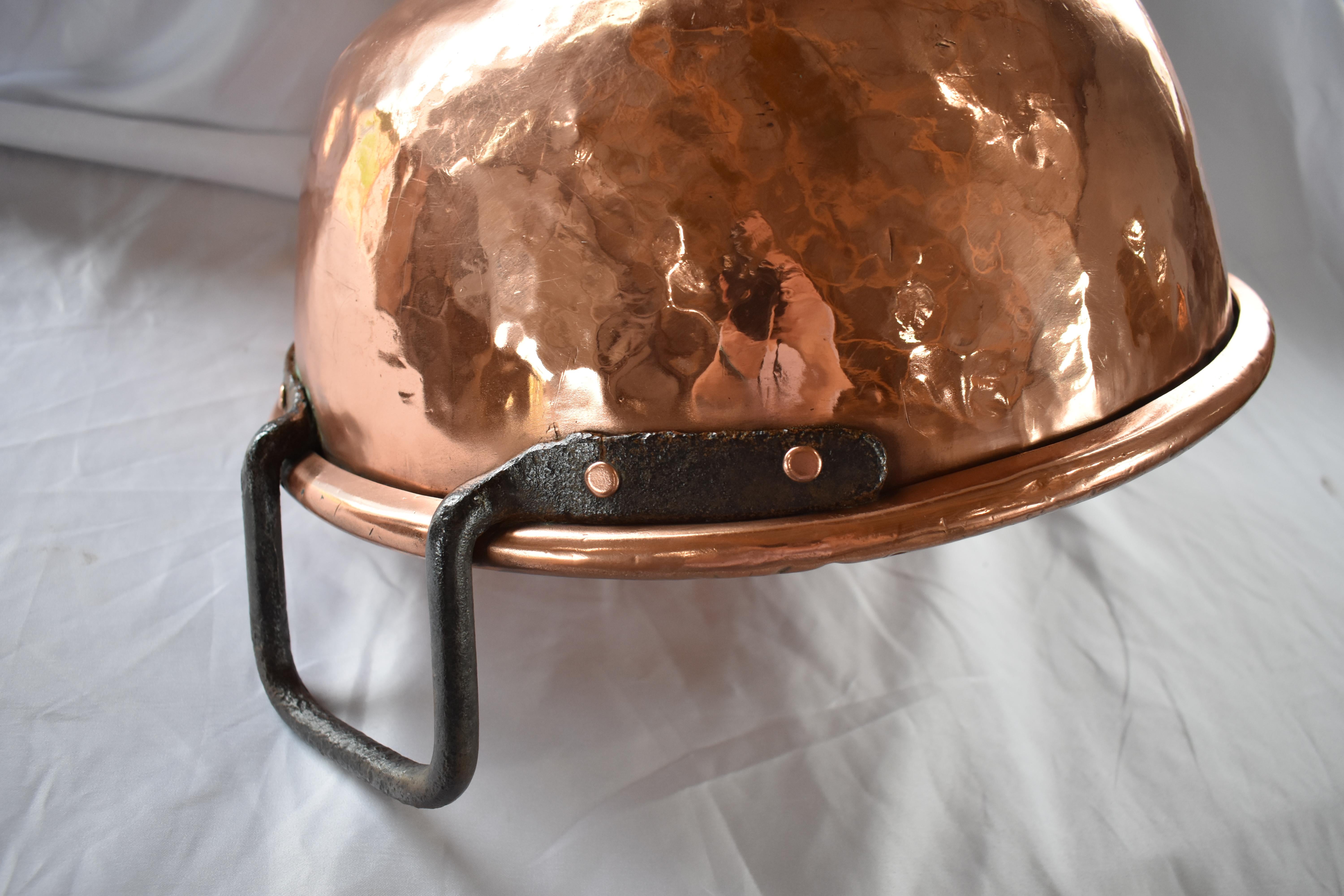 19th Century French Hammered Copper Kettle In Good Condition In Carmine, TX