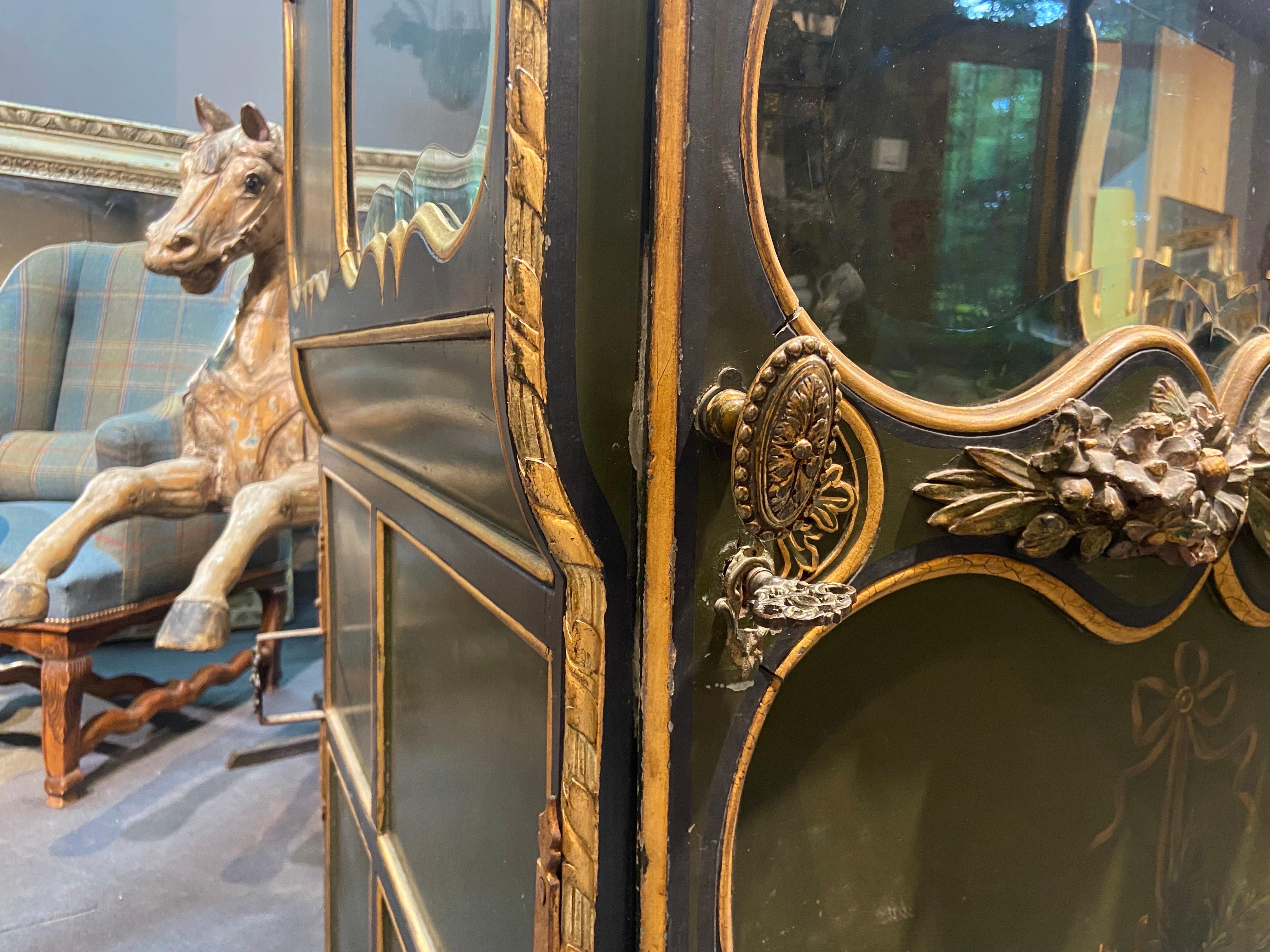 Französischer handgeschnitzter und handbemalter Sedan-Stuhl im Louis-XV-Stil aus dem 19. Jahrhundert im Angebot 4