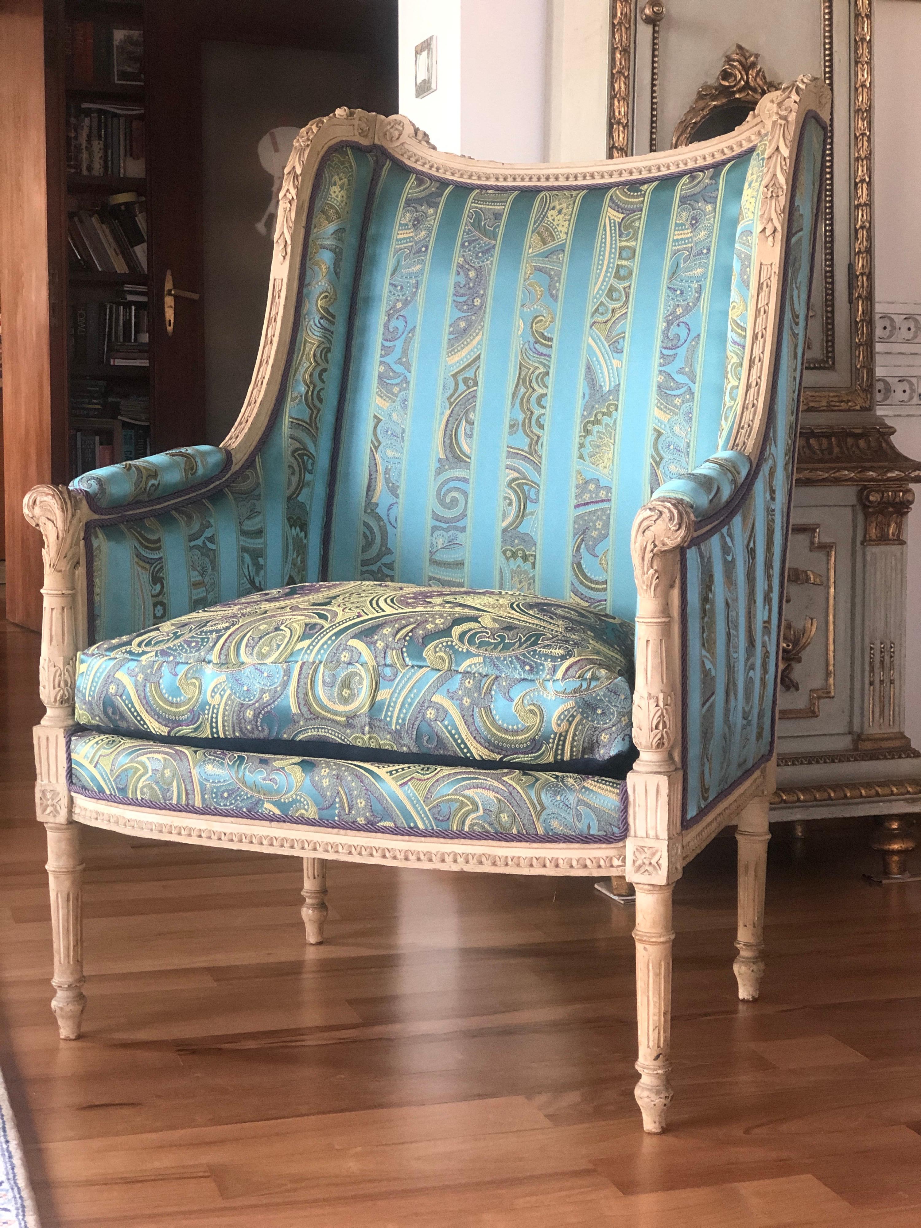 19th Century French Hand Carved Bergere Chairs - Armchairs in Louis XVI Style For Sale 4