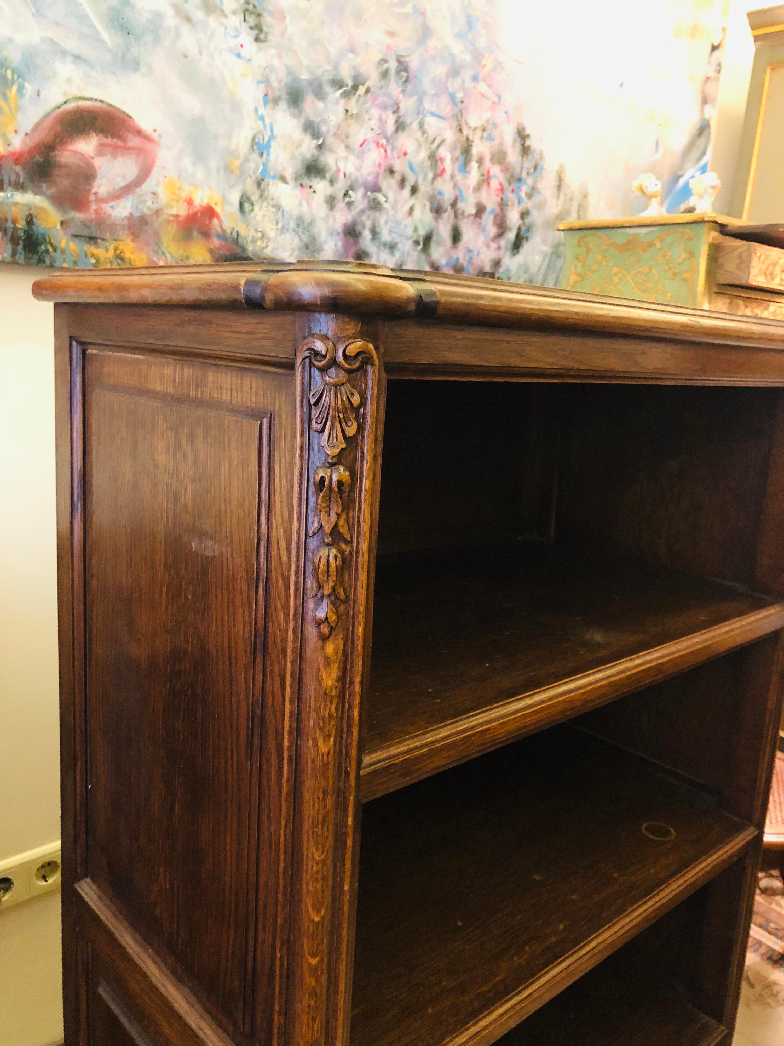 Hand-Carved 19th Century French Hand Carved Four Shelves Open Bookcase in Louis XV Style For Sale