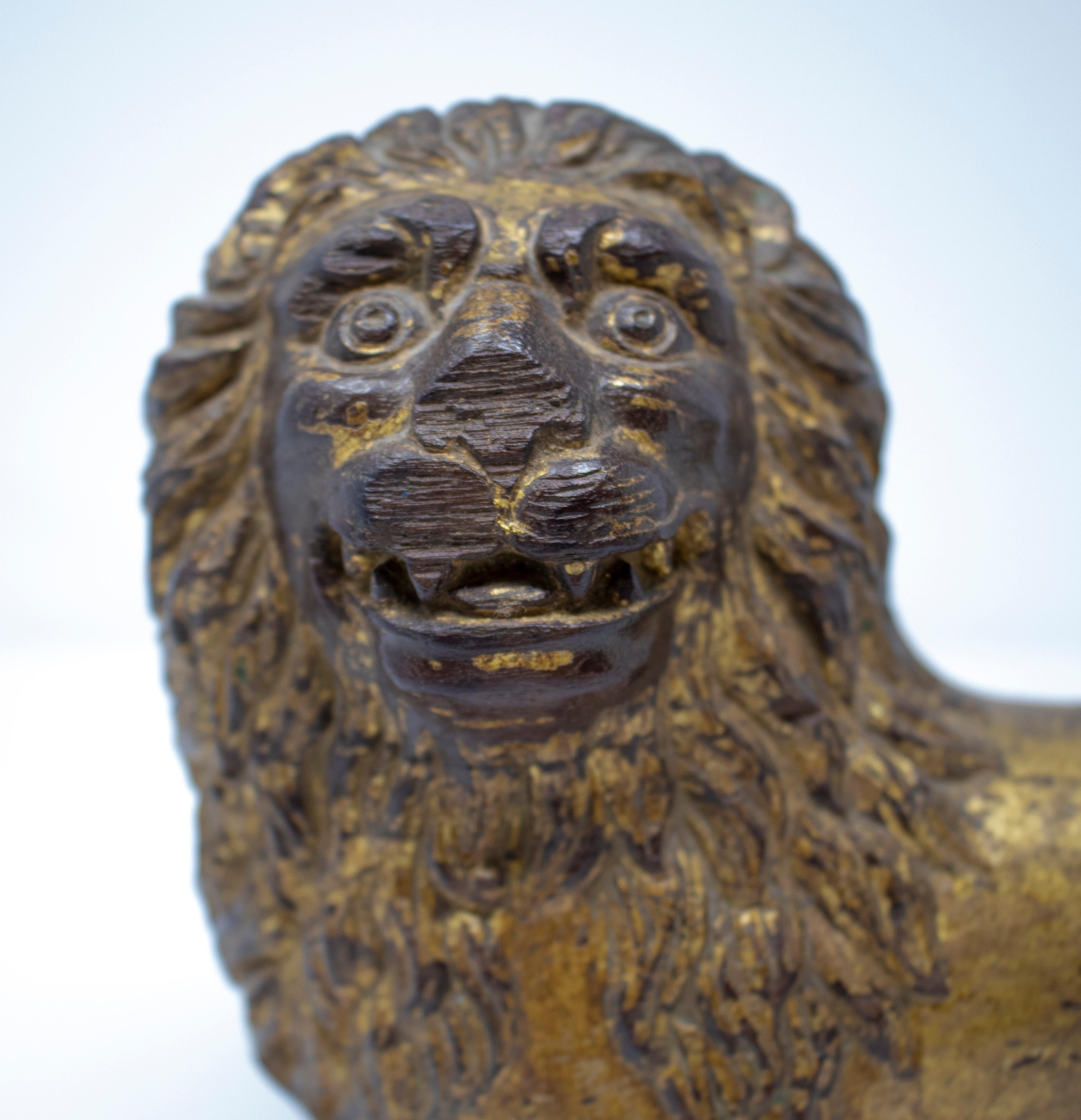19th Century French Hand Carved Giltwood Lion For Sale 2