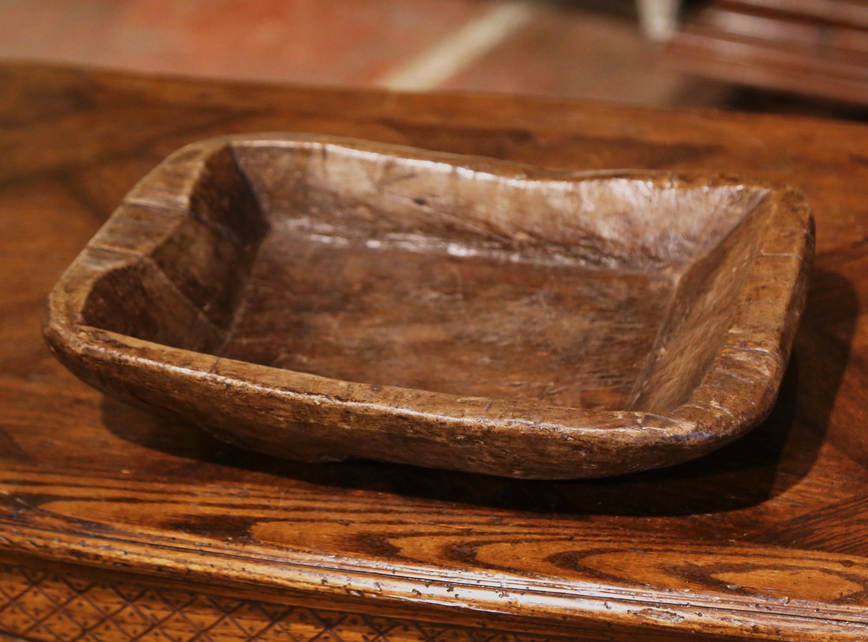 Country 19th Century French Hand Carved Oak Decorative Fruit Bowl For Sale