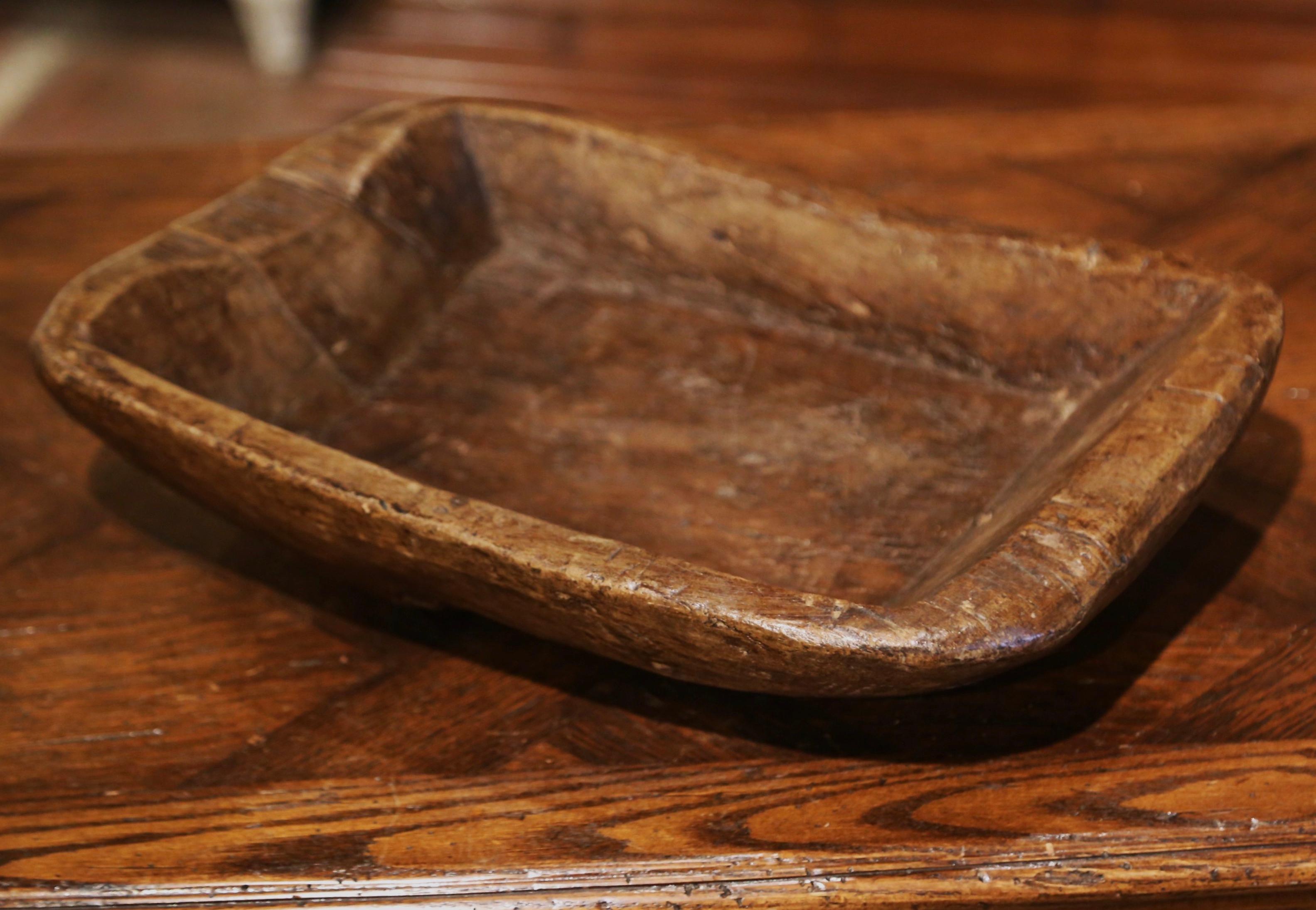 Spanish 19th Century French Hand Carved Oak Decorative Fruit Bowl For Sale