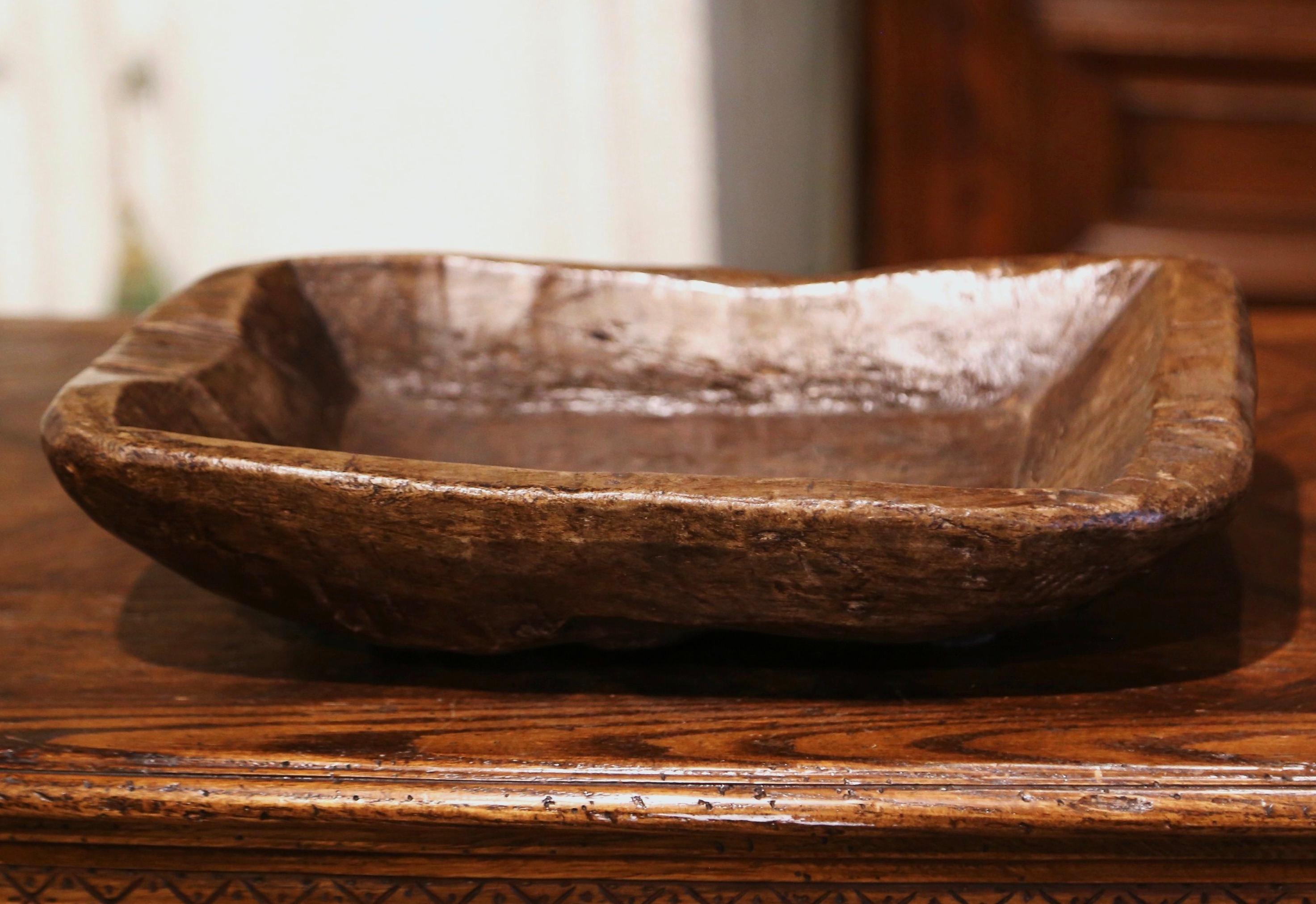 Hand-Carved 19th Century French Hand Carved Oak Decorative Fruit Bowl For Sale