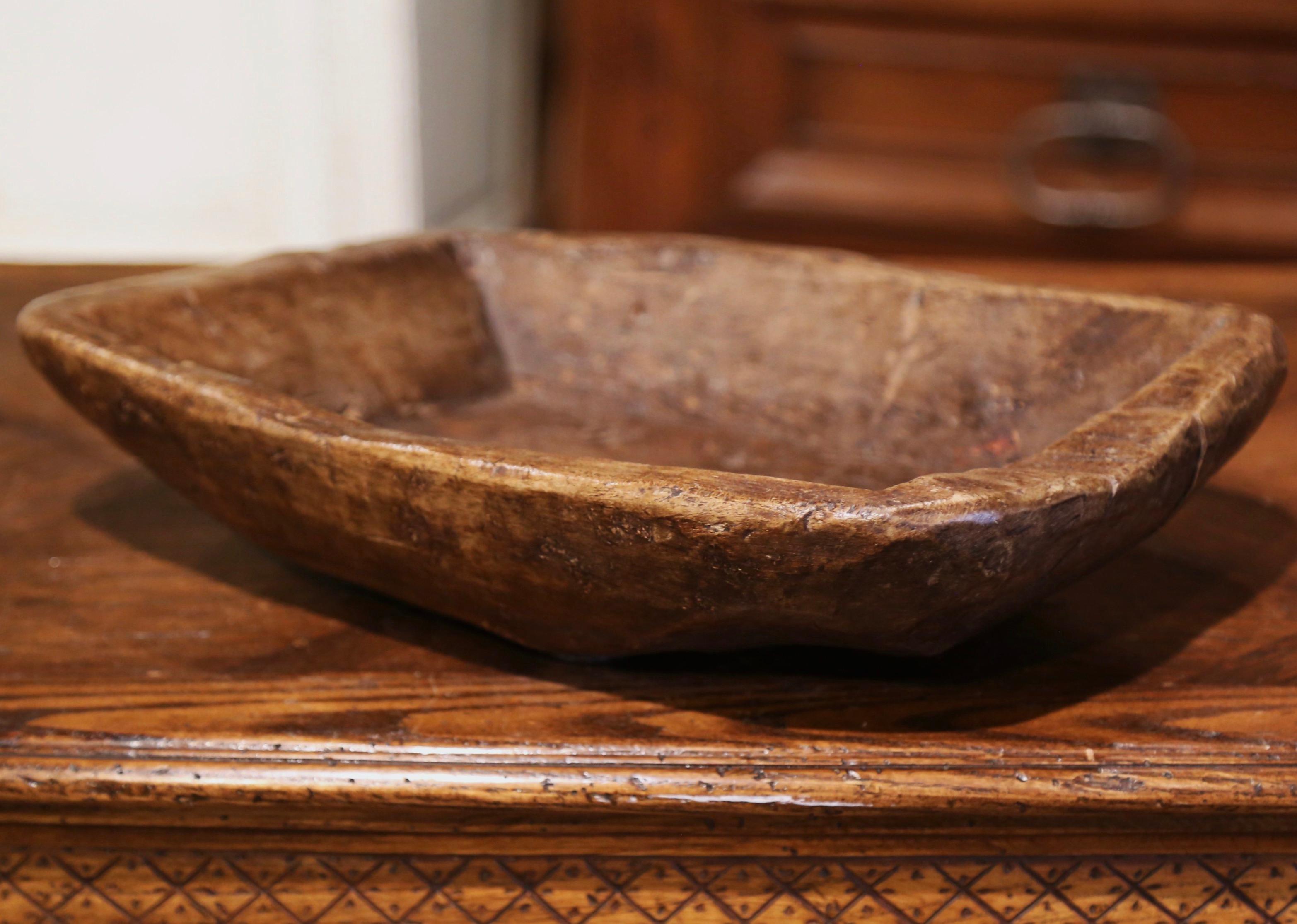 19th Century French Hand Carved Oak Decorative Fruit Bowl For Sale 3