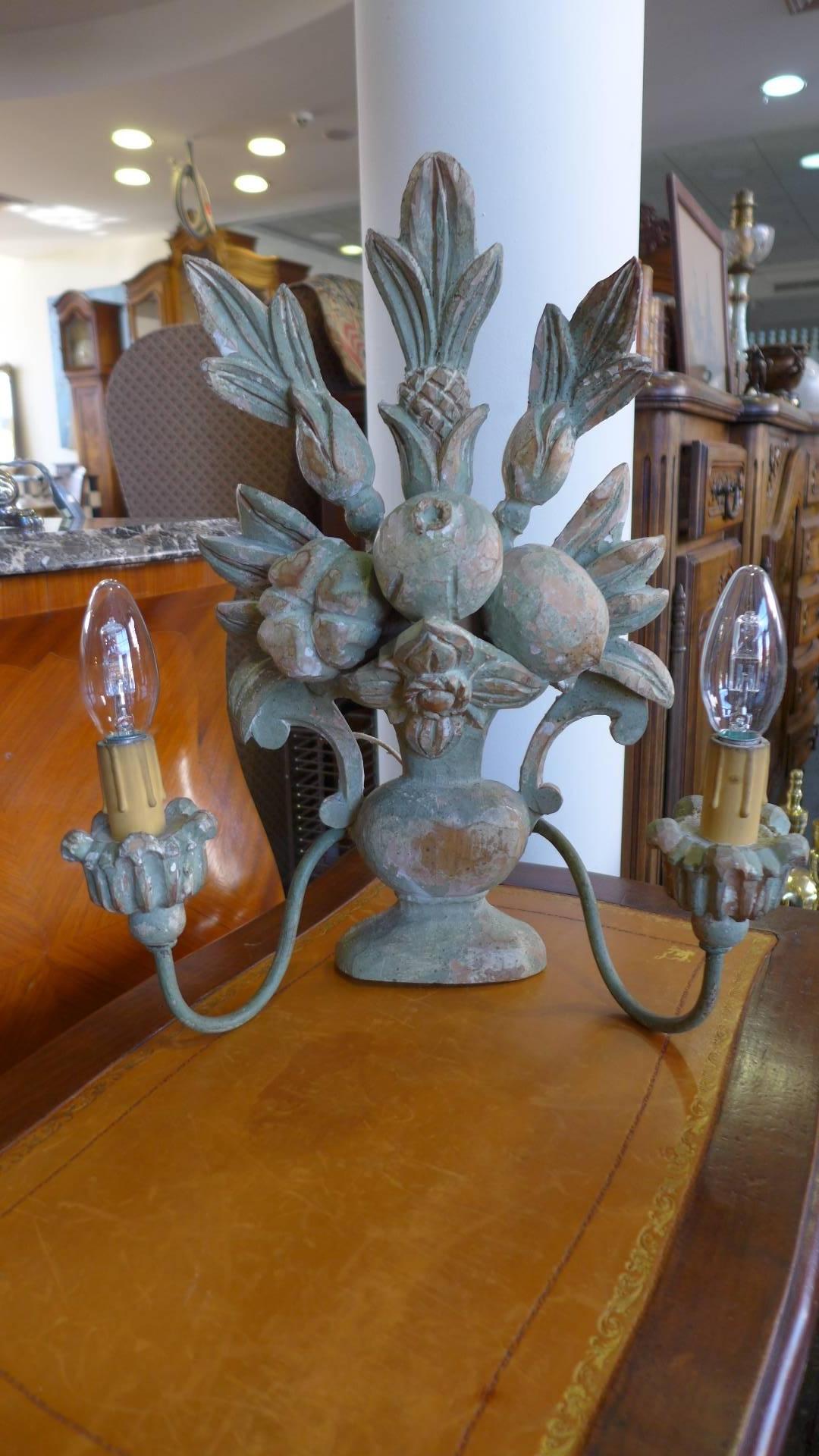 19th Century French Hand-Carved Painted Wood Sconce In Good Condition For Sale In Sofia, BG
