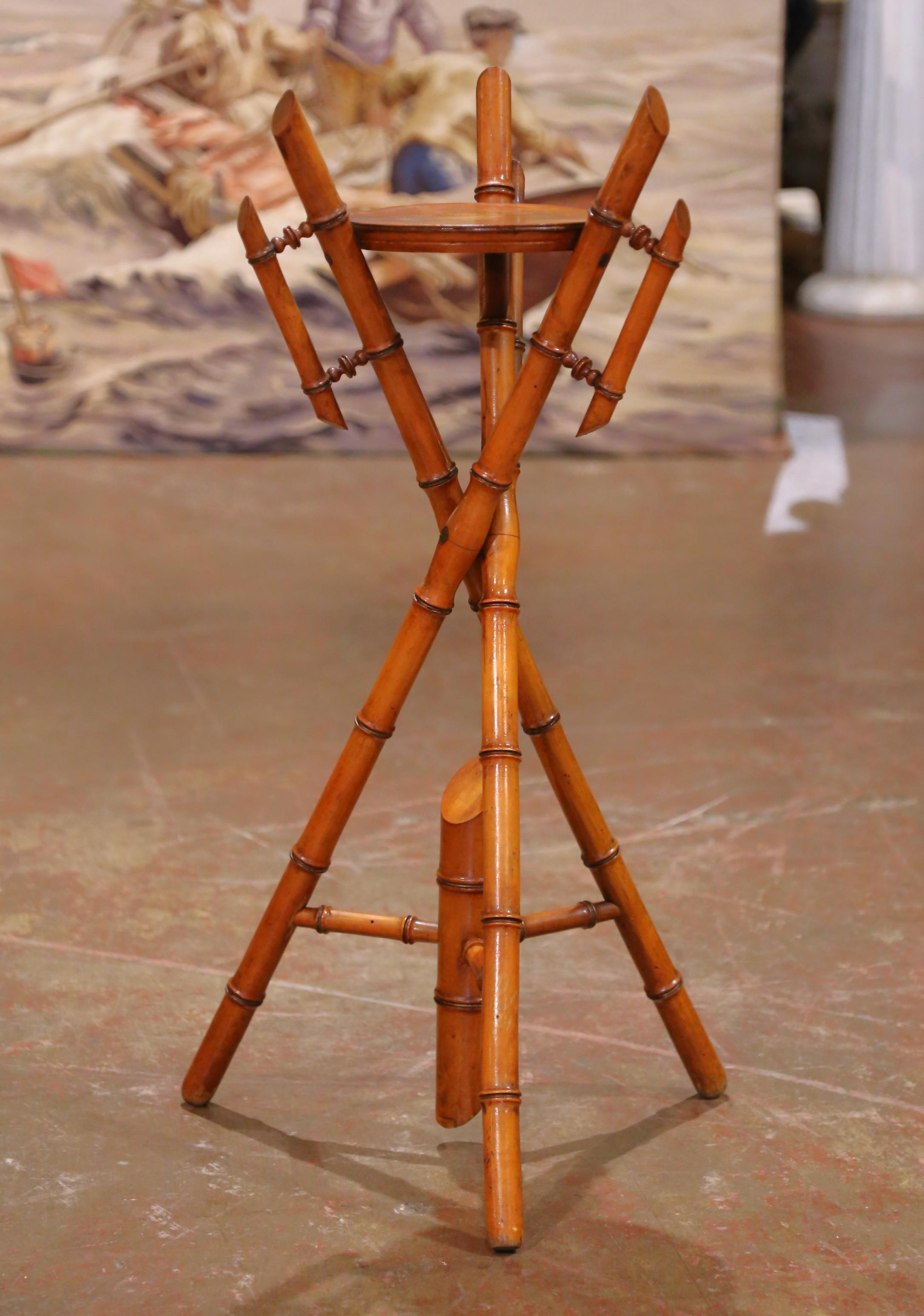 19. Jahrhundert Französisch Hand Crafted Bamboo Tripod Display oder Pflanzenständer (Kunstbambus) im Angebot