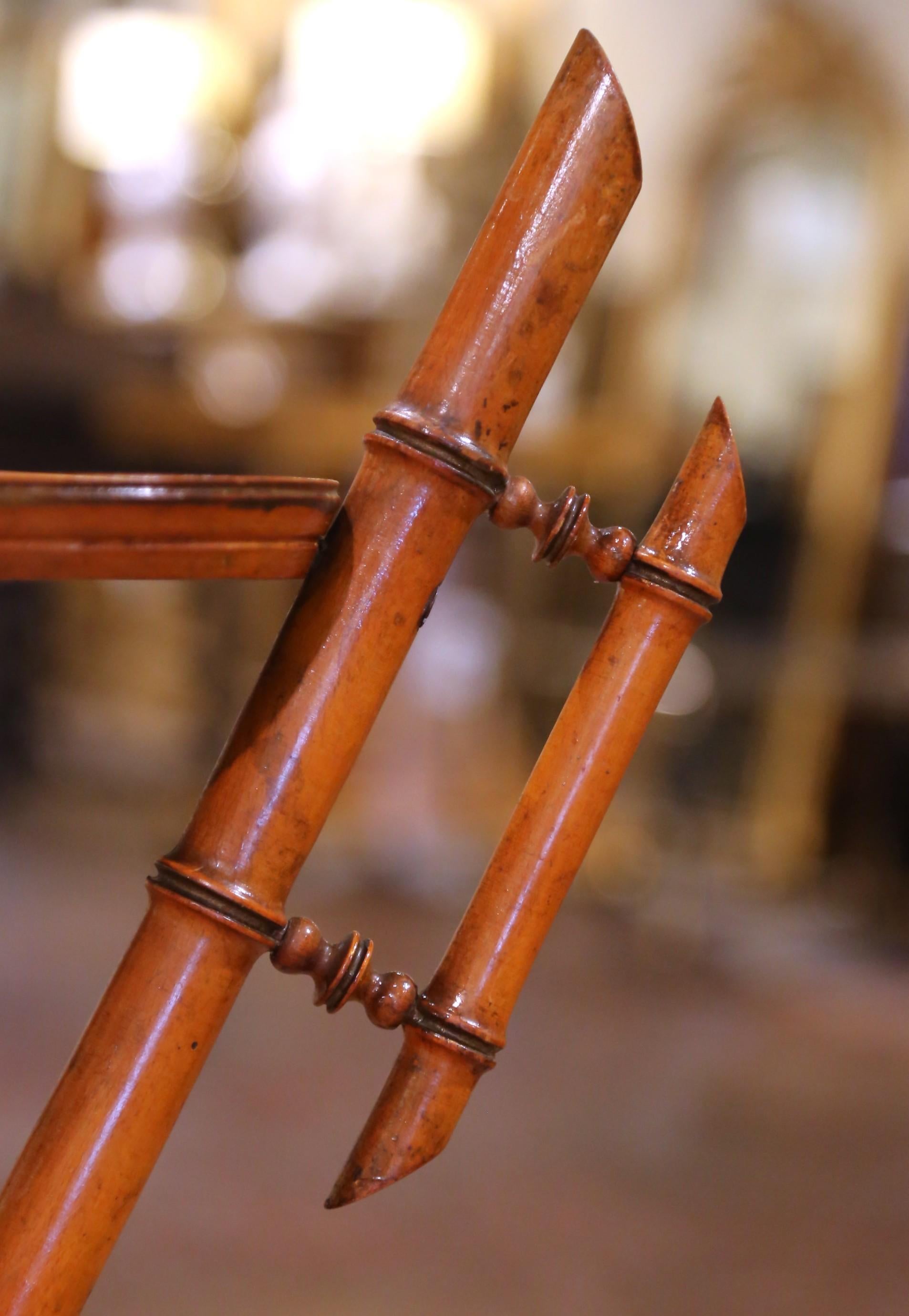 19. Jahrhundert Französisch Hand Crafted Bamboo Tripod Display oder Pflanzenständer im Angebot 1