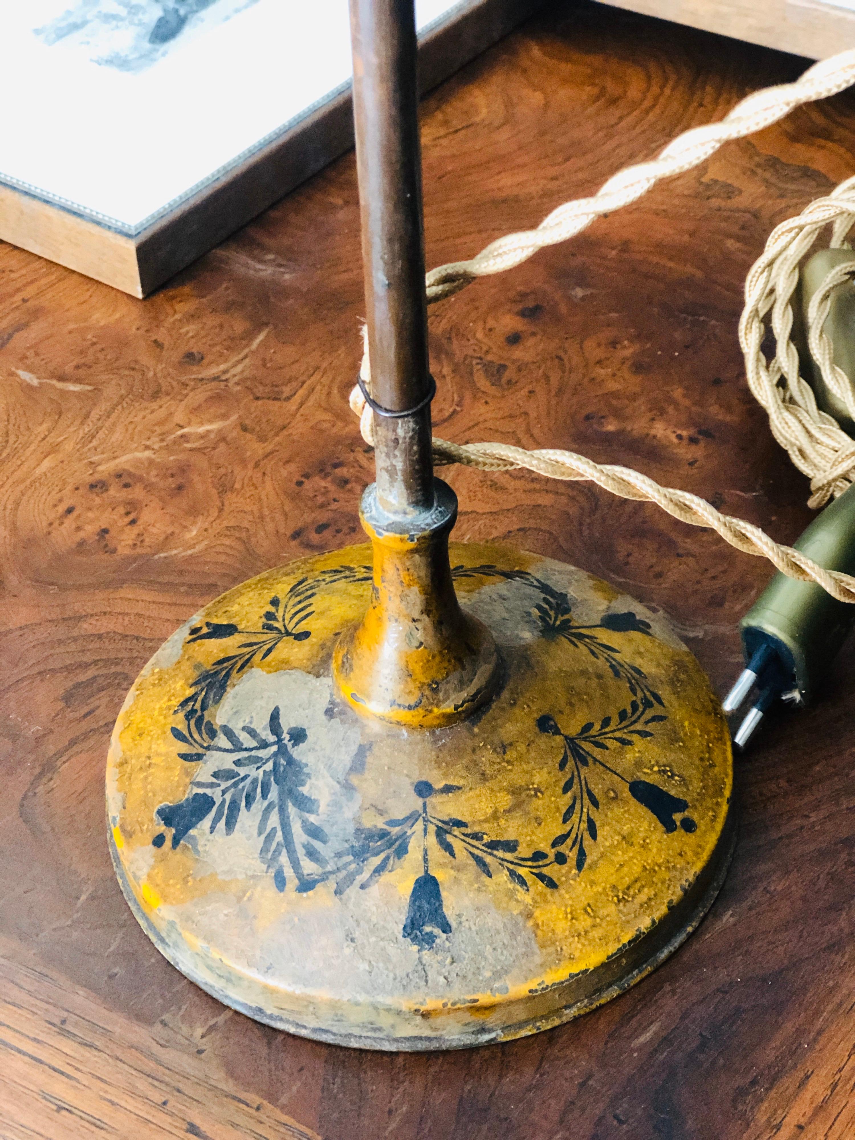 Hand-Painted 19th Century French Hand Painted Adjustable Wooden Desk Lamp For Sale