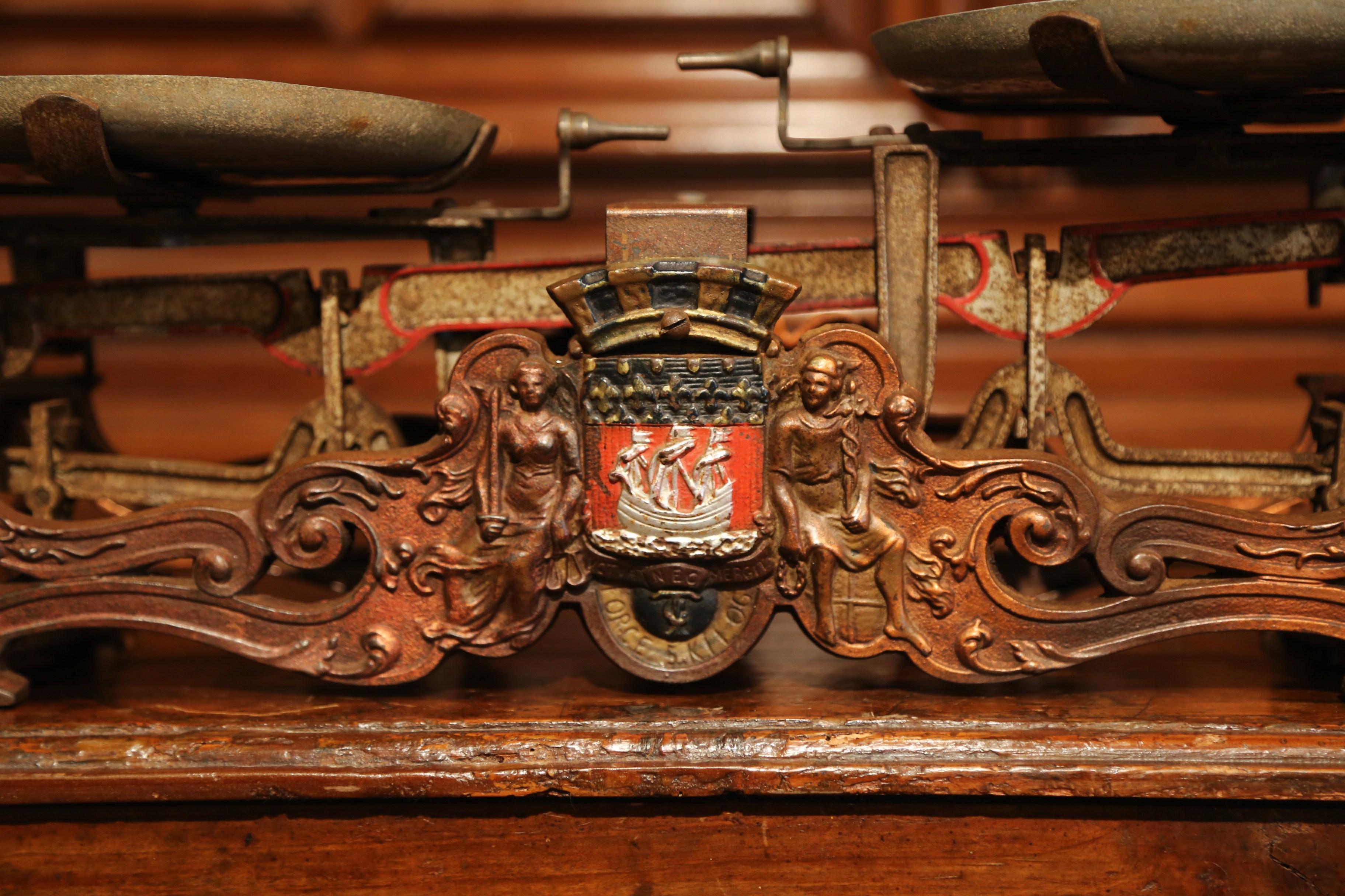 Französische handbemaltes und vergoldetes Eisenwappen des 19. Jahrhunderts mit Pariser Wappen im Angebot 4