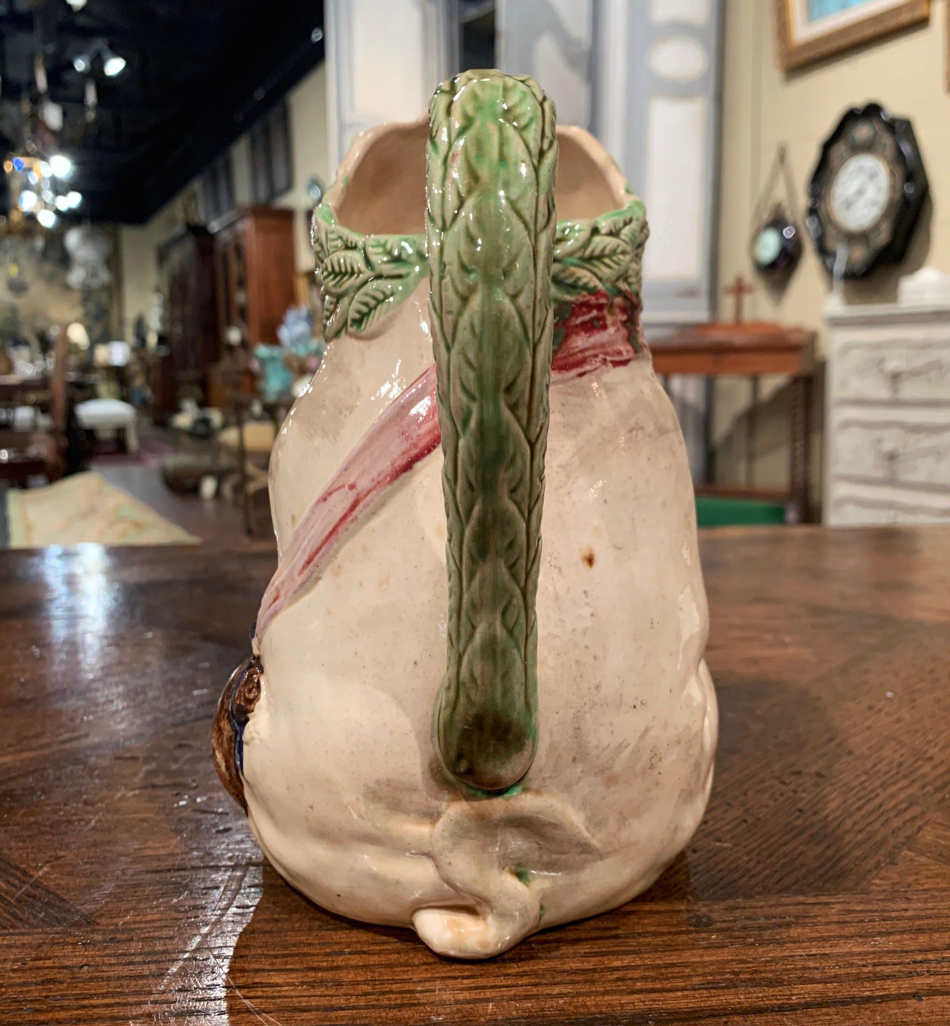 Fait main Pichet à cochon Barbotine en céramique peinte à la main du 19e siècle, style Onnaing en vente
