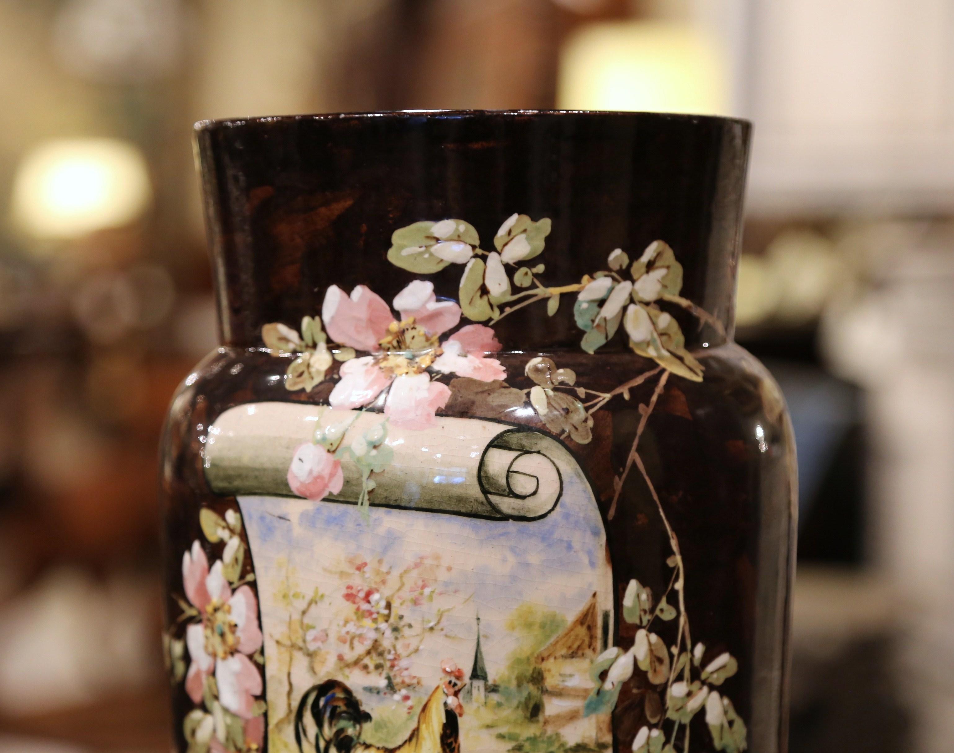 Français Vase barbotine français du 19ème siècle en céramique peinte à la main et estampillé T. LeFront en vente