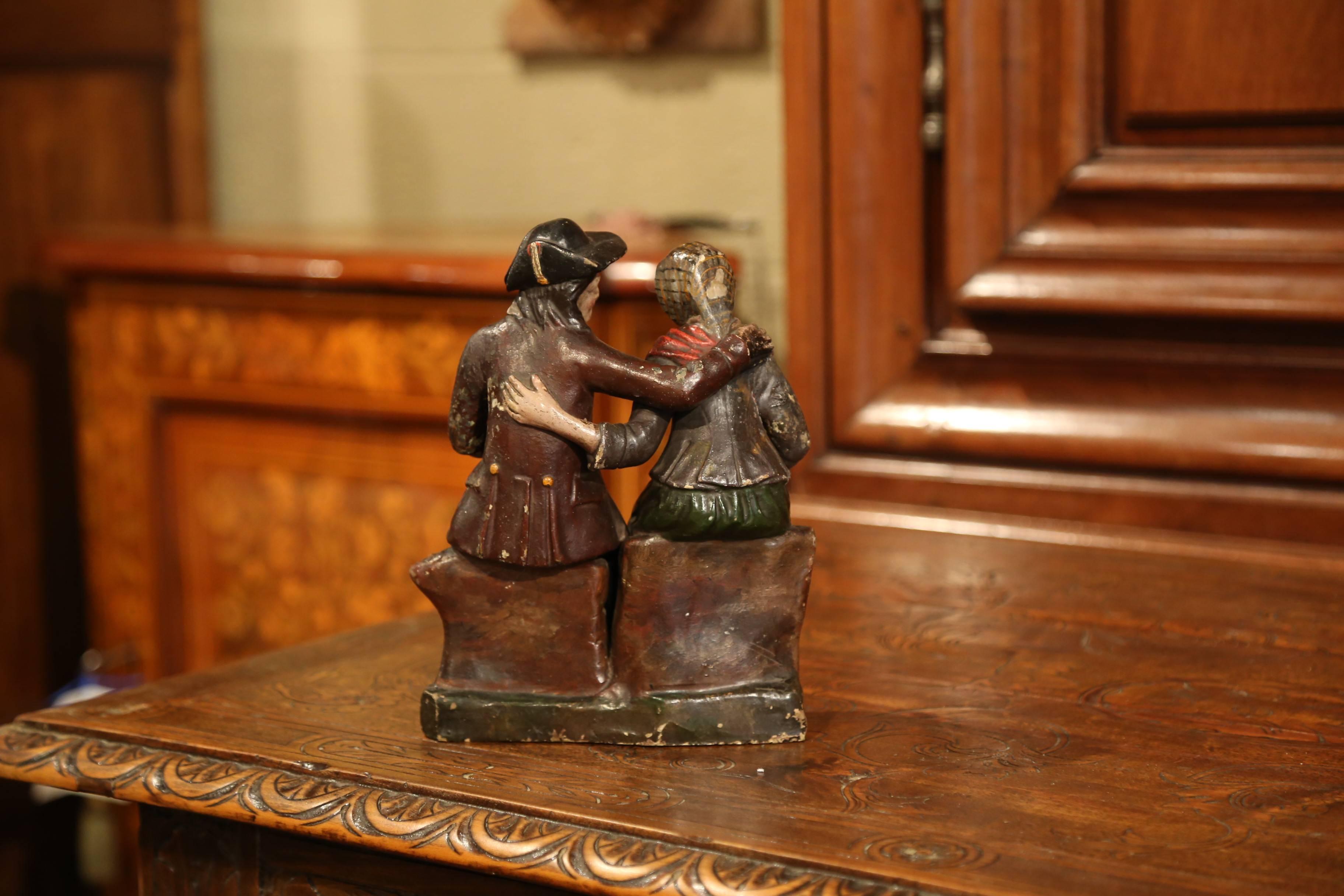20ième siècle Sculpture française du 19ème siècle en céramique peinte à la main représentant deux vieux couples en vente