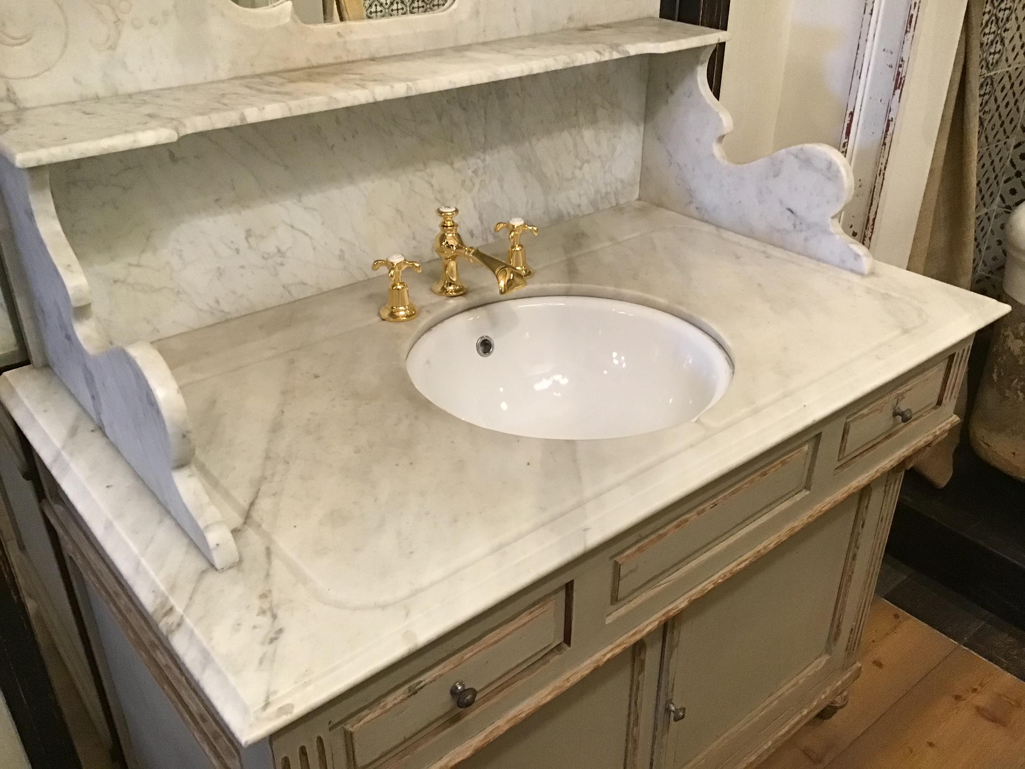 Hand-Painted 19th Century French Hand Painted Cupboard Sink with Marble Top, 1890s For Sale