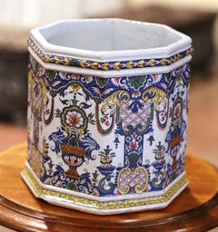 Olla francesa de loza pintada a mano del siglo XIX procedente de Desvres