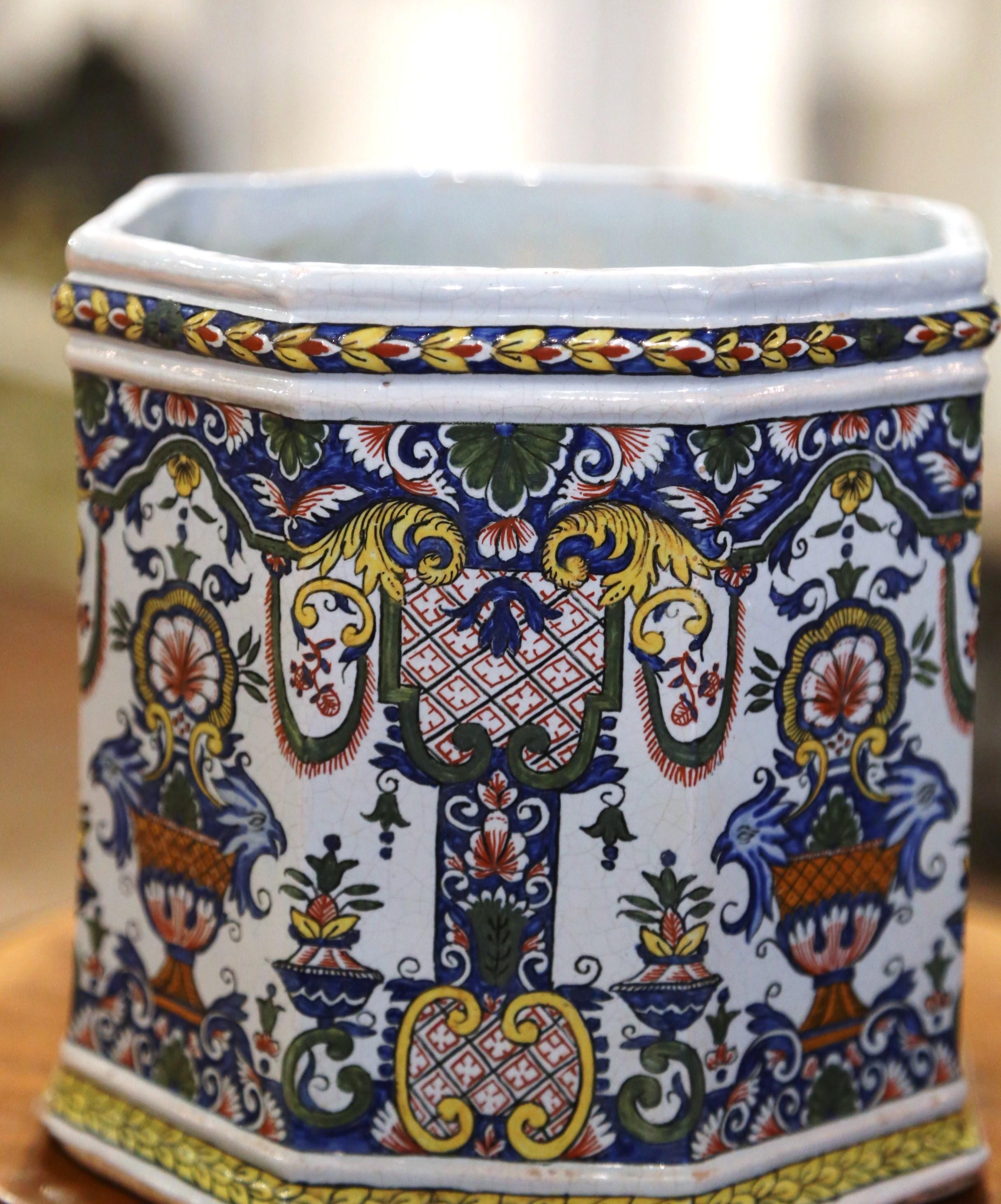 19th Century French Hand-Painted Faience Cache Pot from Desvres For Sale 1