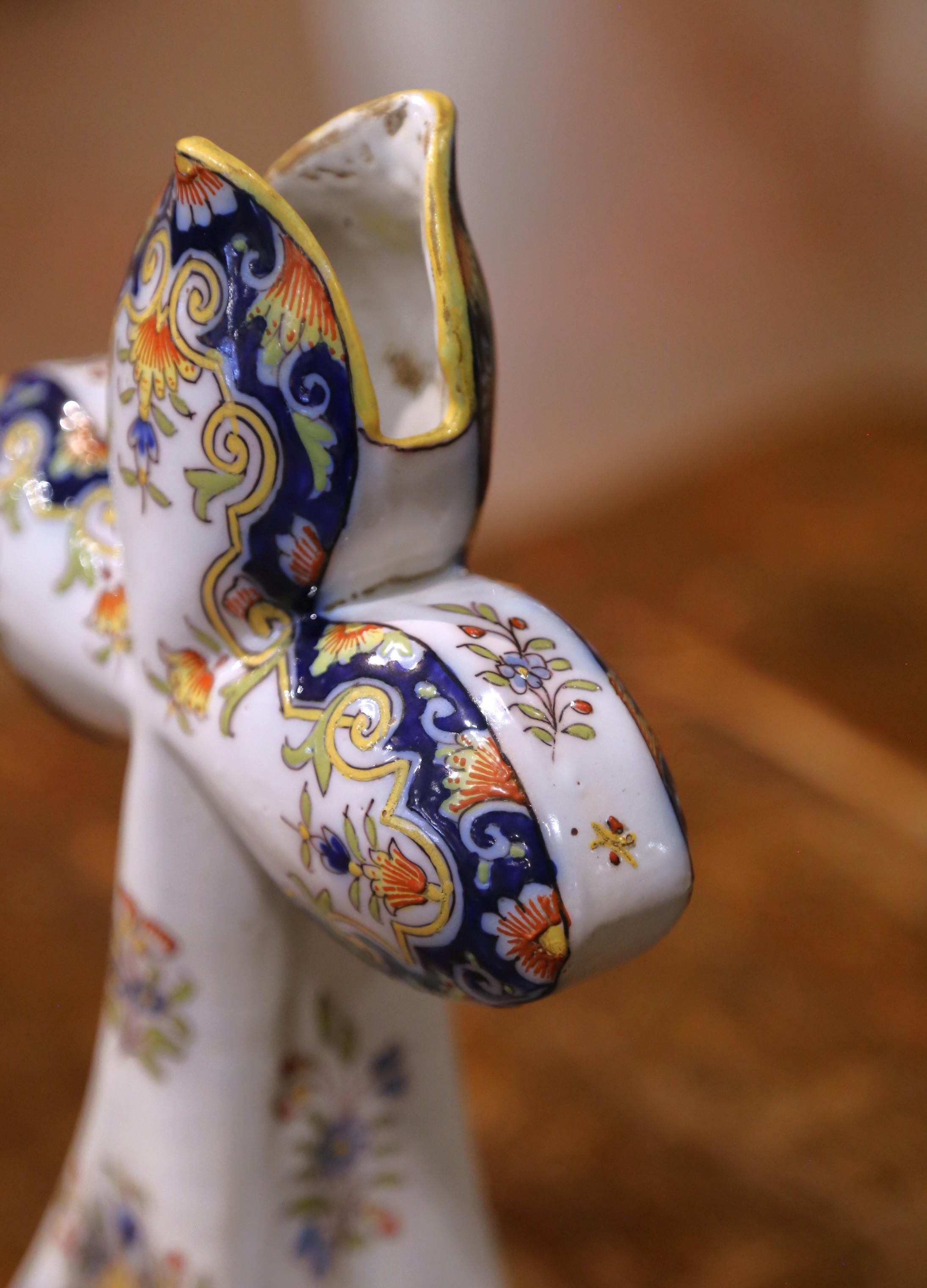 Croix en faïence peinte à la main à Rouen, datée de 1885, 19e siècle en vente 1