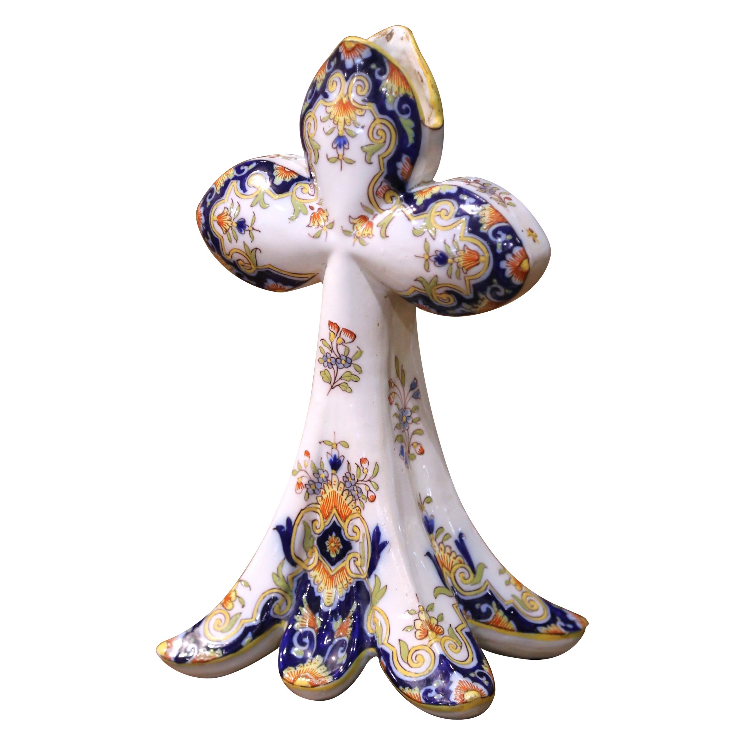 Croix en faïence peinte à la main à Rouen, datée de 1885, 19e siècle en vente