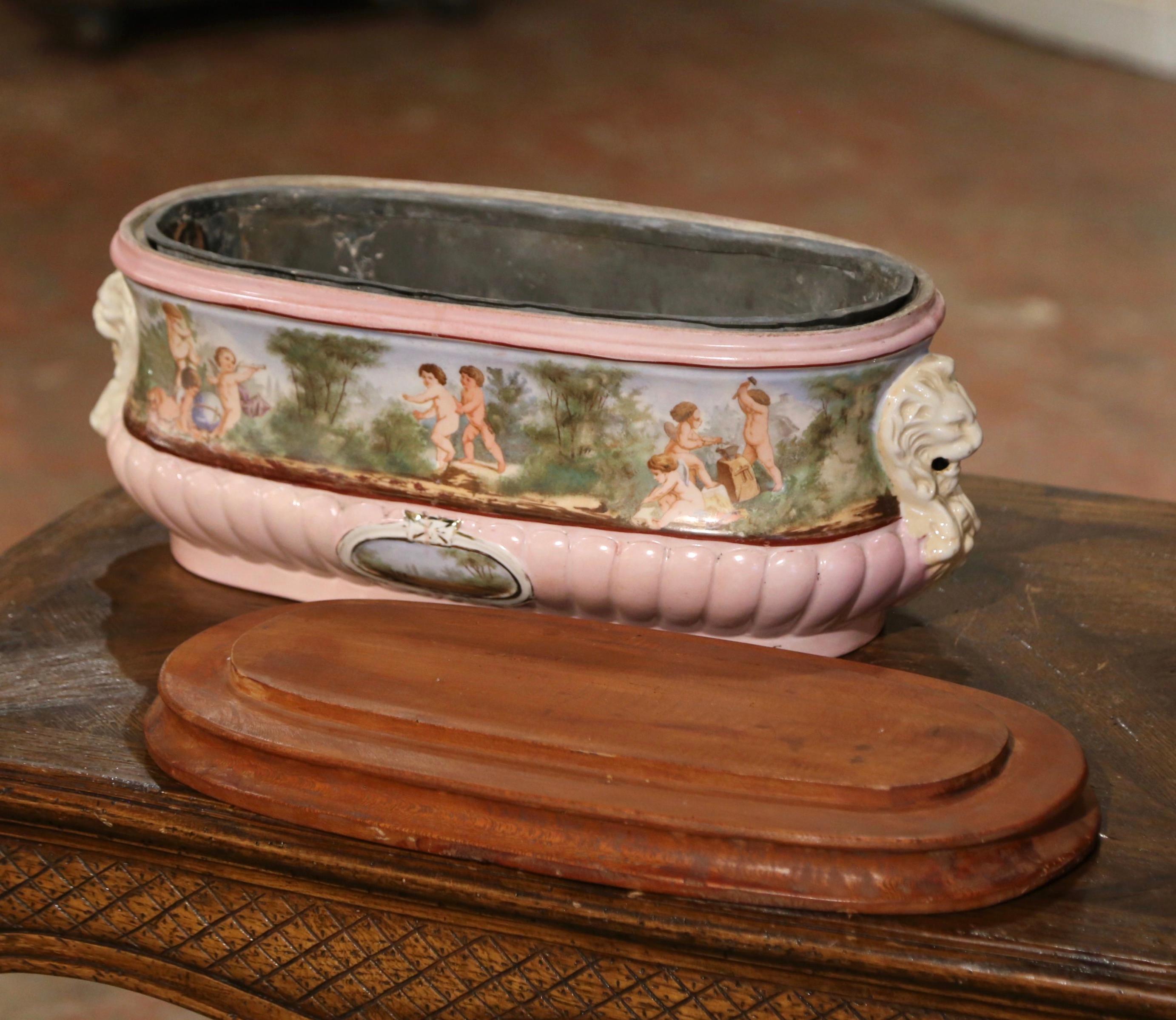 19. Jahrhundert Französisch Hand gemalt Fayence Jardinière auf Holzsockel mit Zink-Tablett im Angebot 2