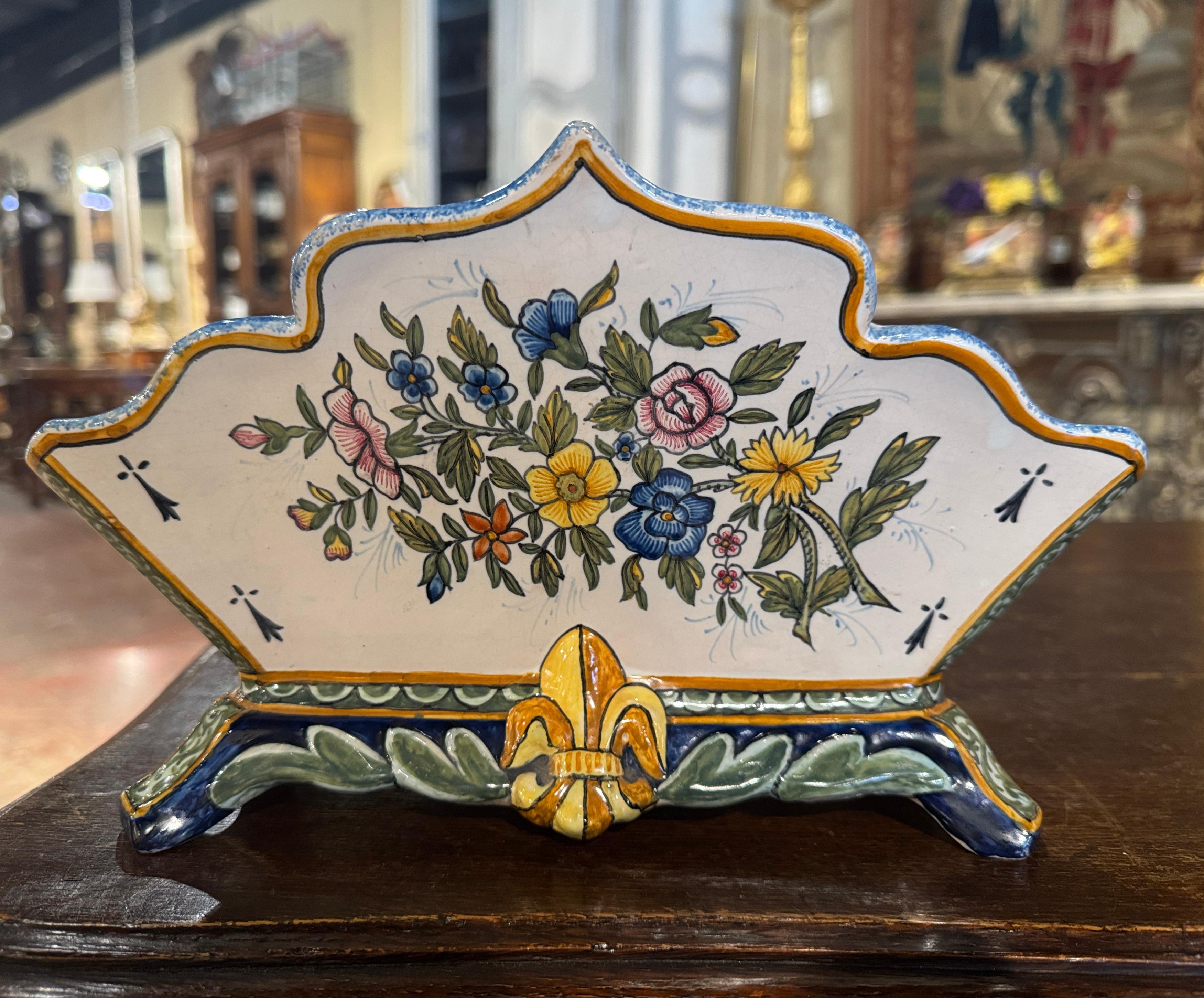19th Century French Hand Painted Faience Jardiniere Signed Henriot Quimper In Excellent Condition For Sale In Dallas, TX