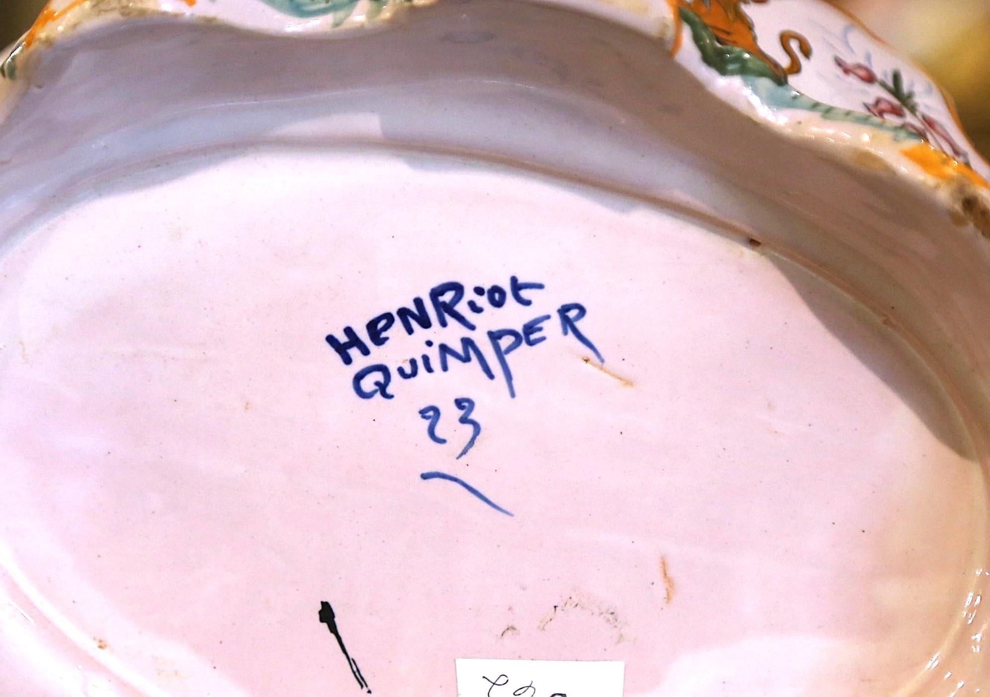 Jardinera de loza francesa del siglo XIX pintada a mano y firmada Henriot Quimper en venta 2