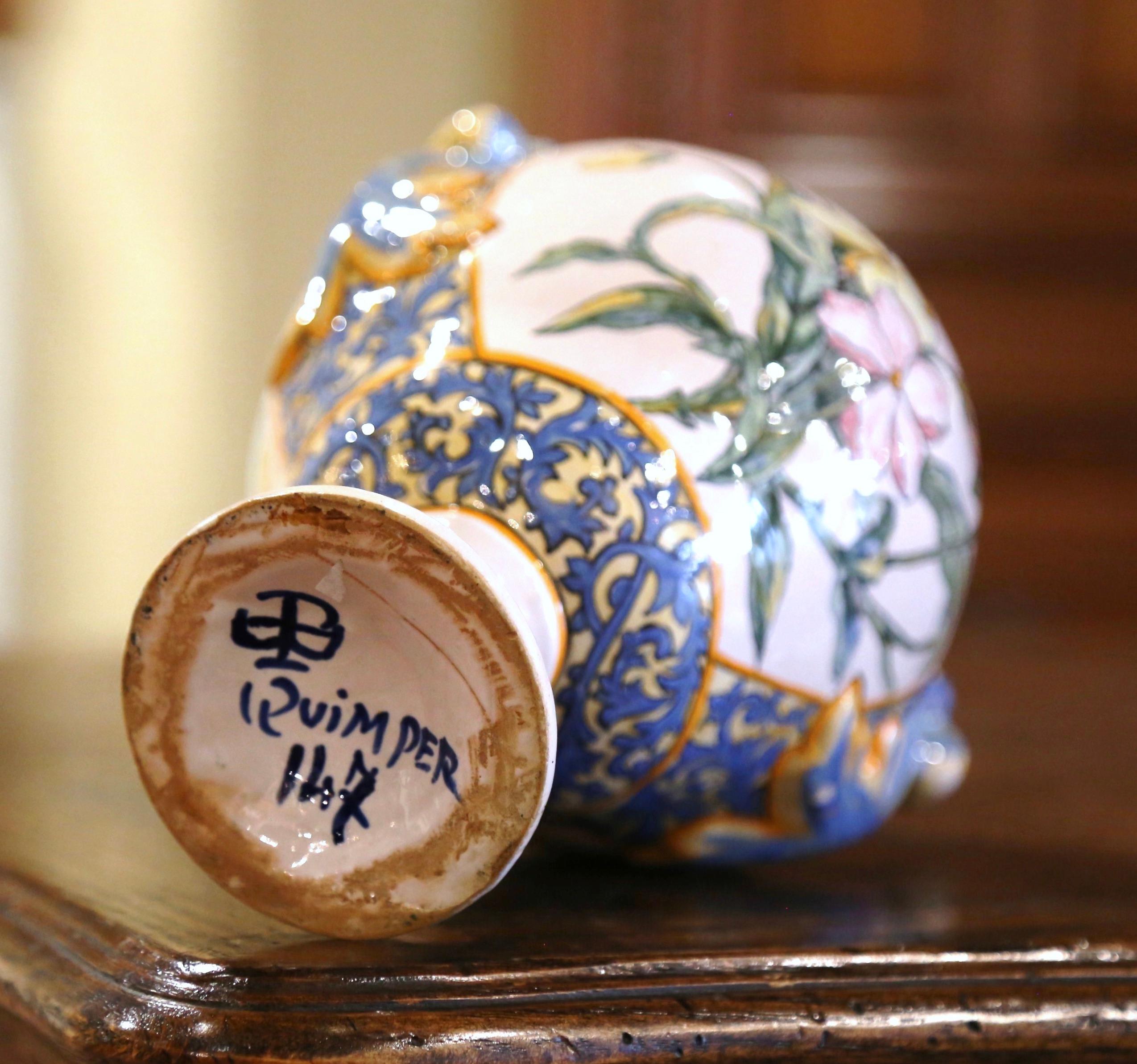Französische handbemalte Fayence-Vase „Porquier Beau“ mit Quimper aus dem 19. Jahrhundert im Angebot 5