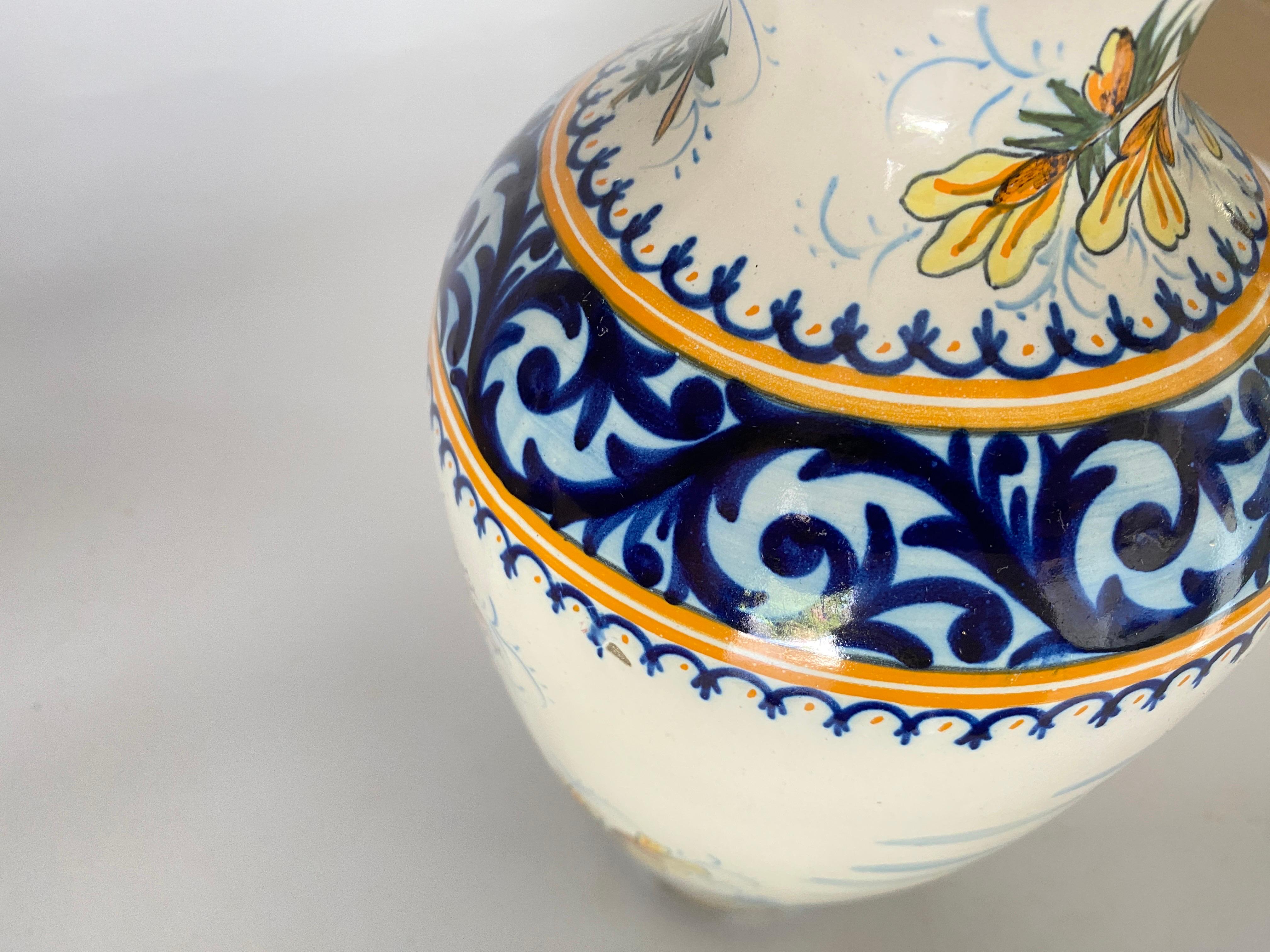 19th Century French Hand-Painted Faience Vase Signed Henriot Quimper In Good Condition For Sale In Auribeau sur Siagne, FR