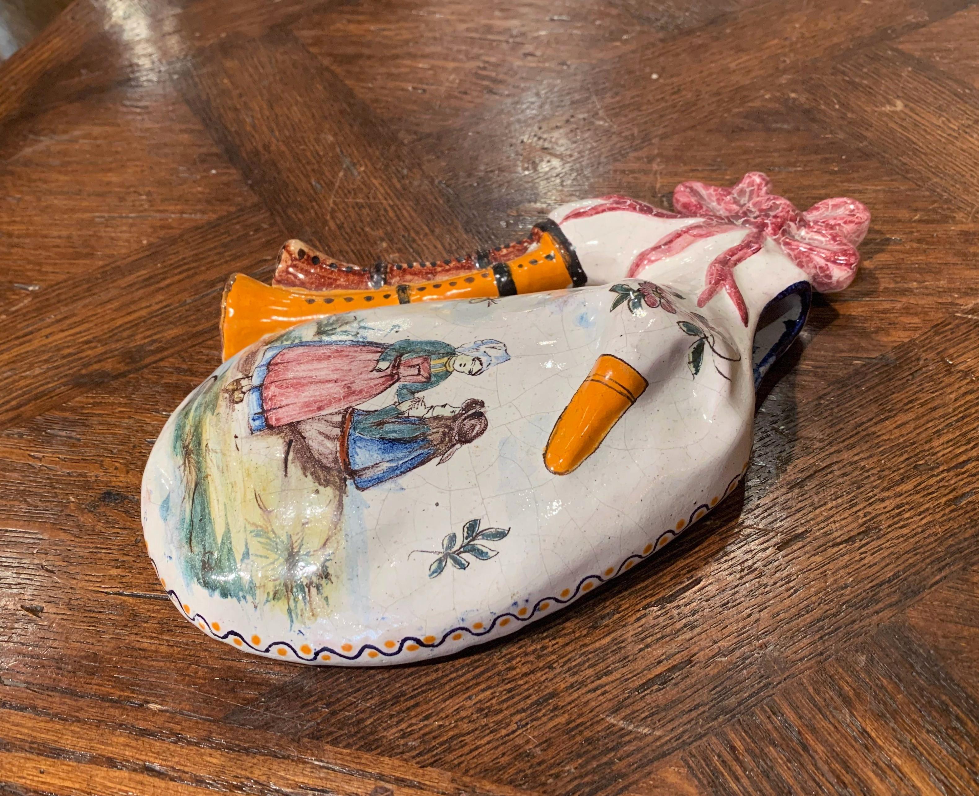 19th Century French Hand Painted Faience Wall Bagpipe from PB Quimper For Sale 1