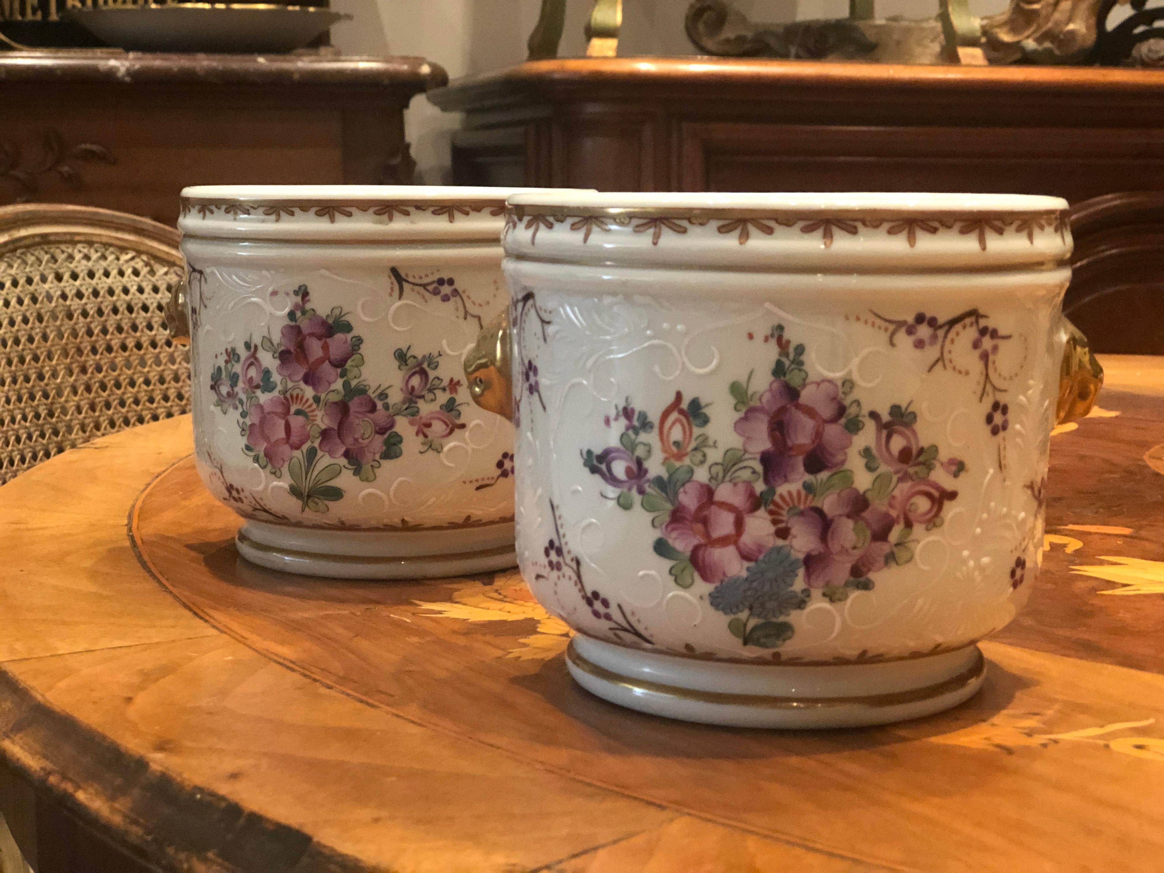 19th Century French Hand Painted Pair of Bowls by Samson In Good Condition For Sale In Sofia, BG