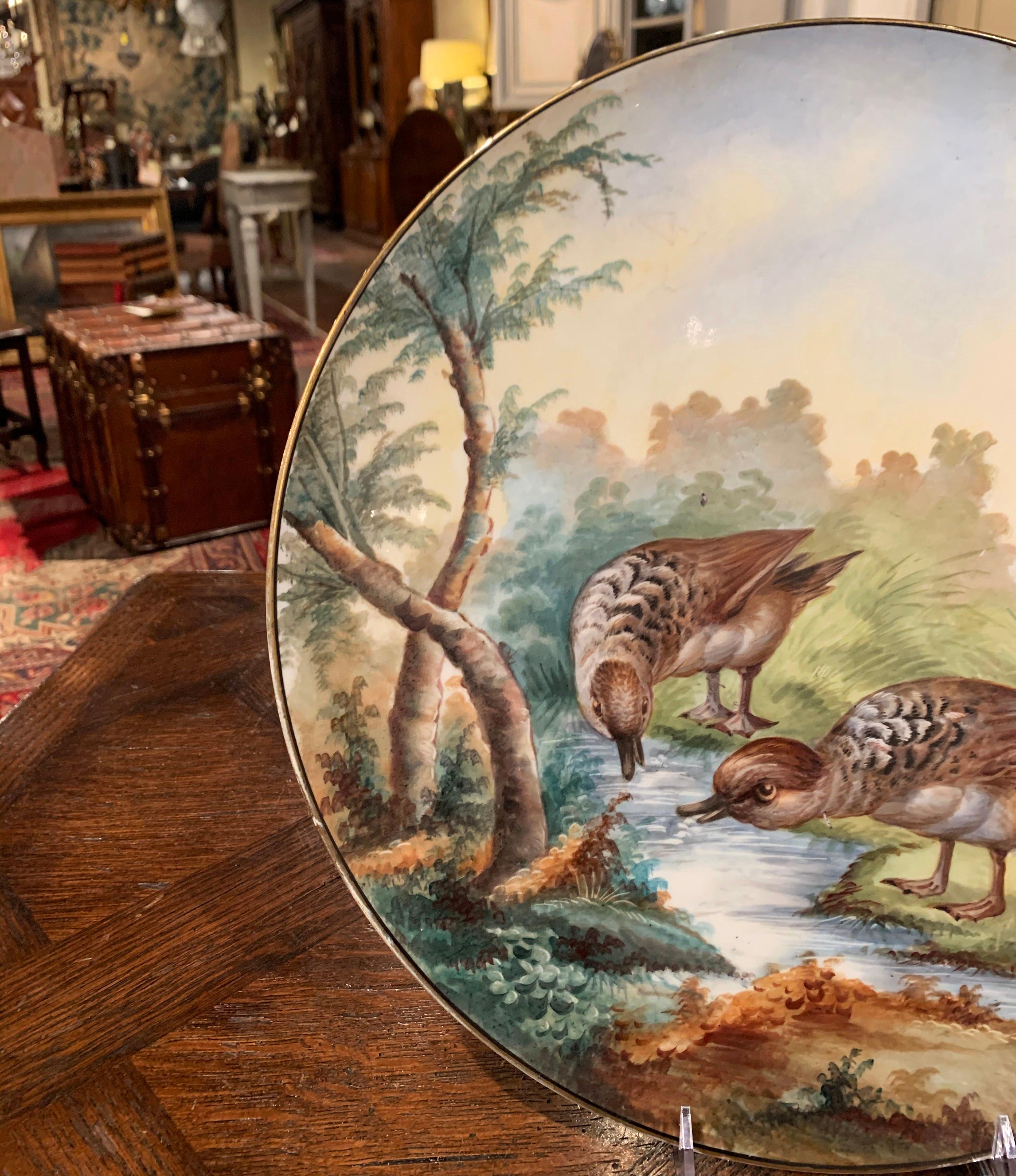 Plateau oiseau en porcelaine peint à la main du 19ème siècle signé J. Pouyat Excellent état - En vente à Dallas, TX