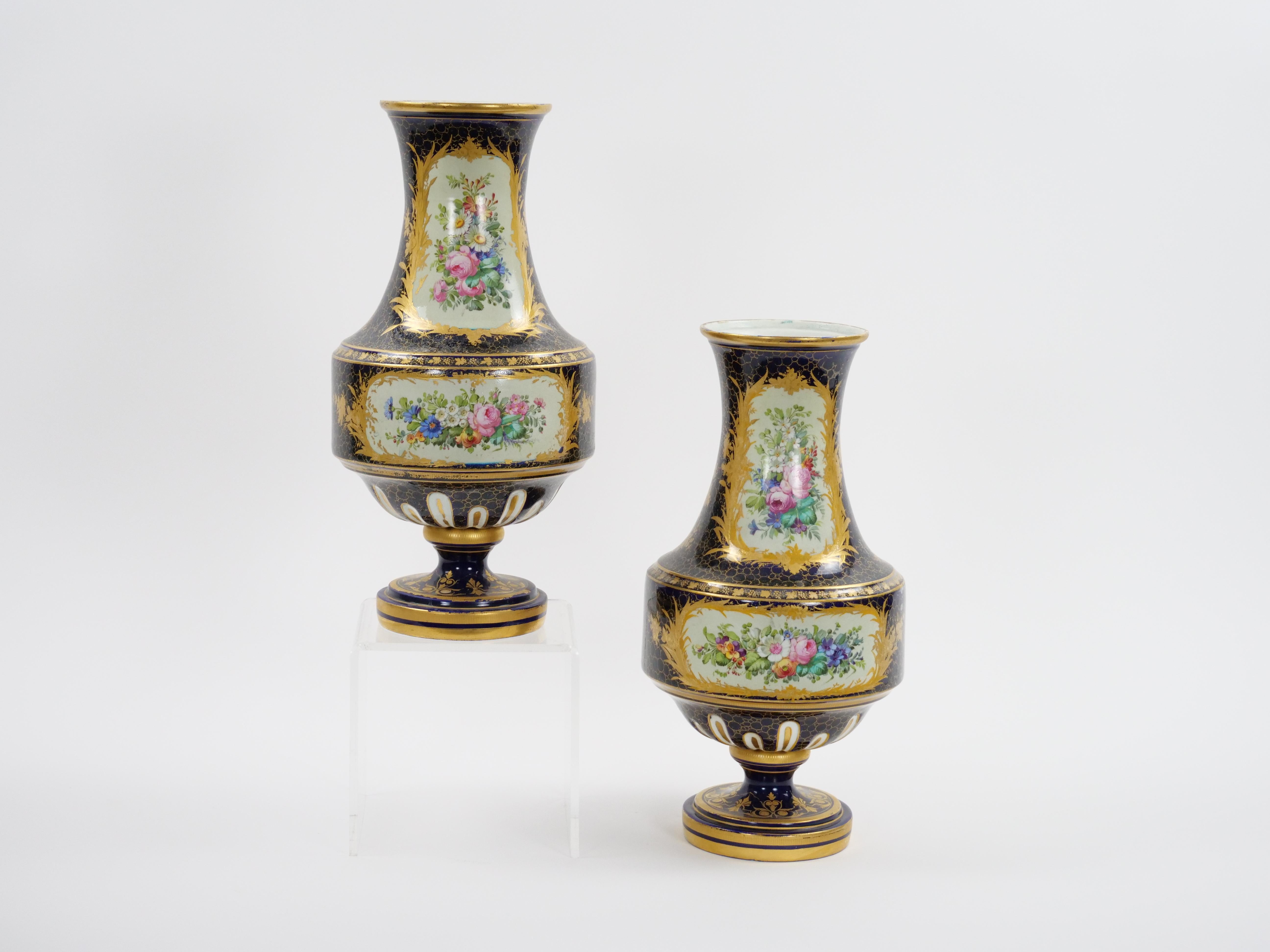19th Century French Hand Painted Sevres Porcelain Pair Louis XV Style Vase For Sale 4