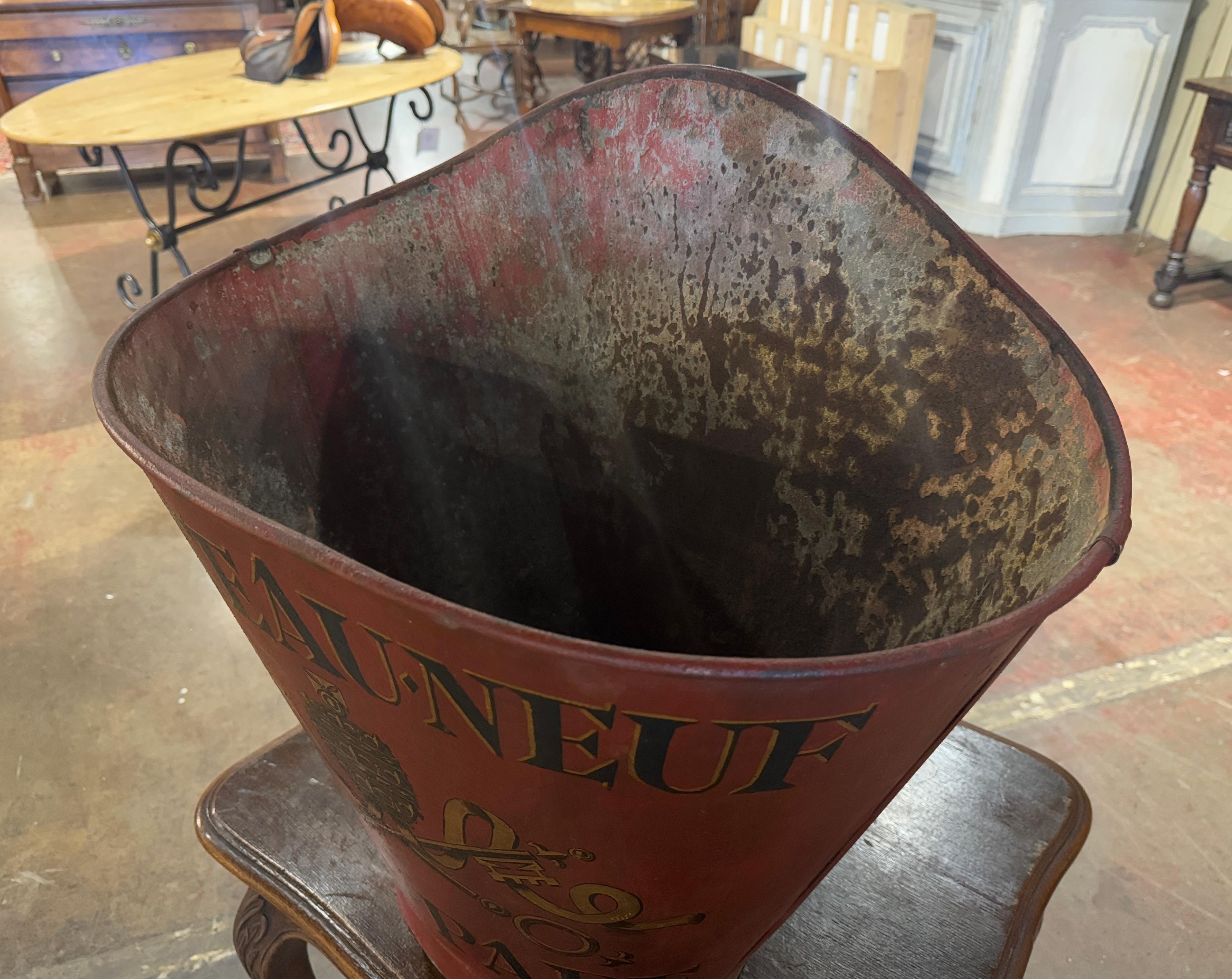 Fatto a mano Cestino per uva in tole francese del XIX secolo, dipinto a mano, proveniente dalla Valle del Vino del Rodano in vendita
