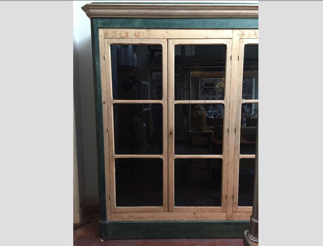 Late 19th Century 19th Century French Hand-Painted Wood Display Cabinet with Four Glass Shutters For Sale