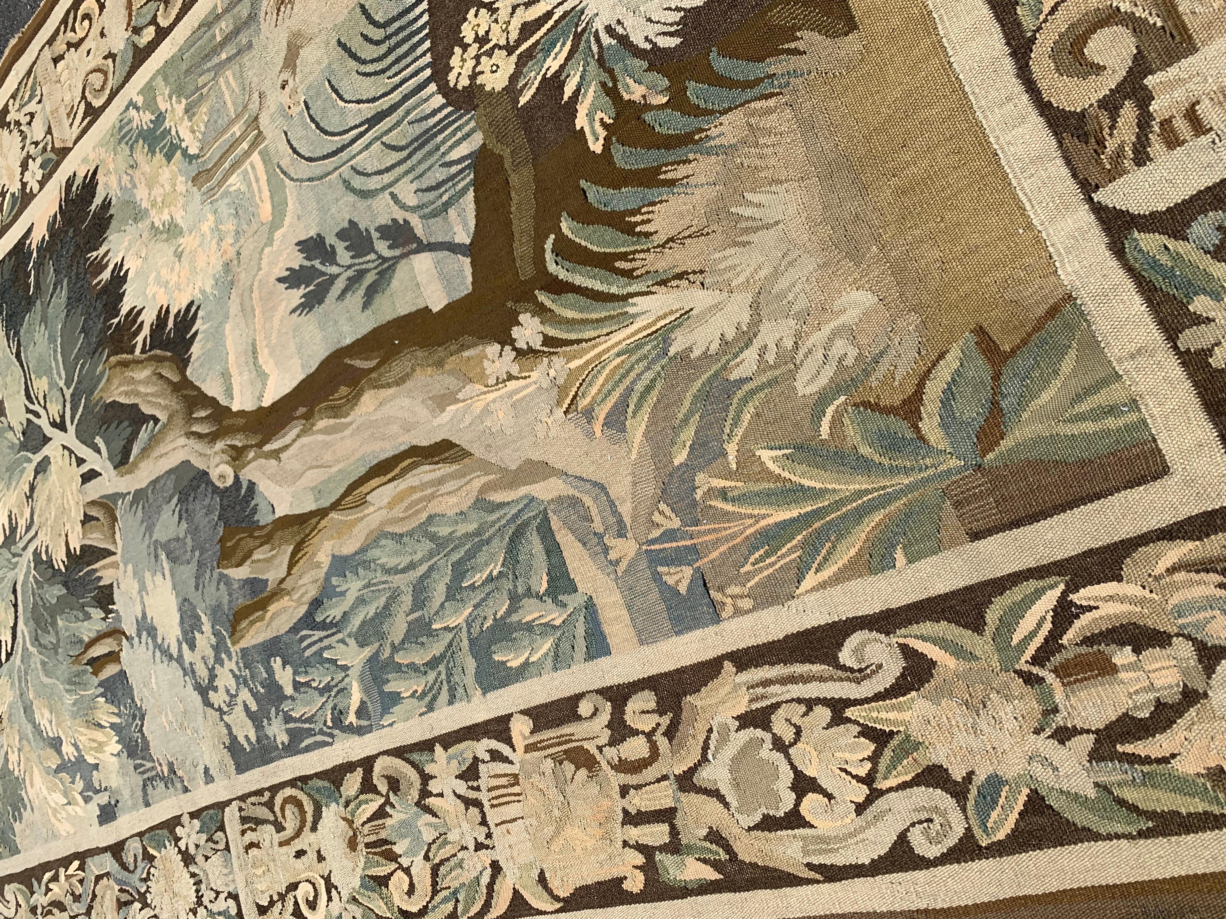Französischer handgewebter Aubusson-Verdure-Wandteppich des 19. Jahrhunderts mit Vogel und Laub (Handgewebt) im Angebot