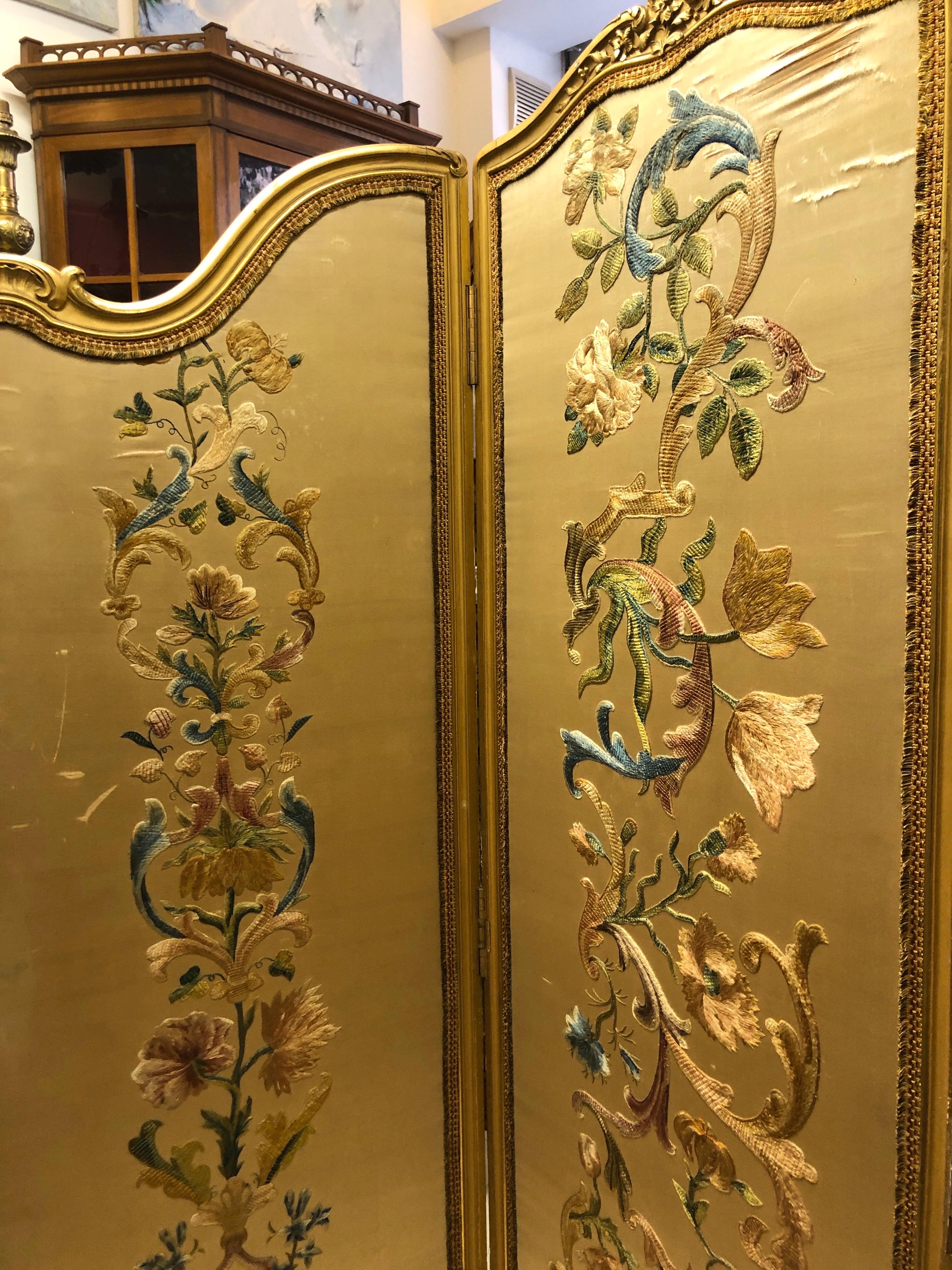 19th Century French Handmade Gilt Wood Five Panel Silk Folding Dressing Screen For Sale 3