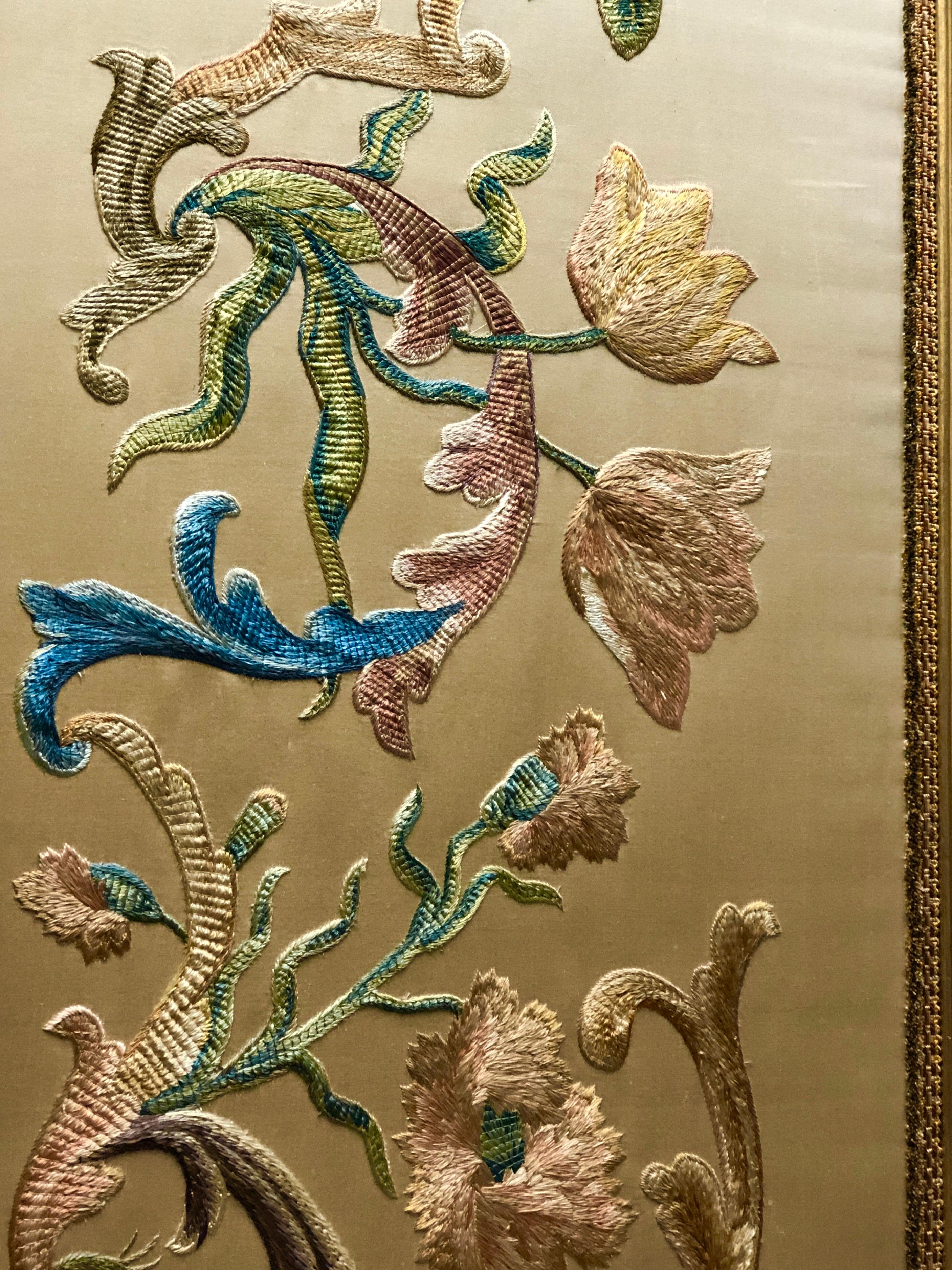 19th Century French Handmade Gilt Wood Five Panel Silk Folding Dressing Screen For Sale 2
